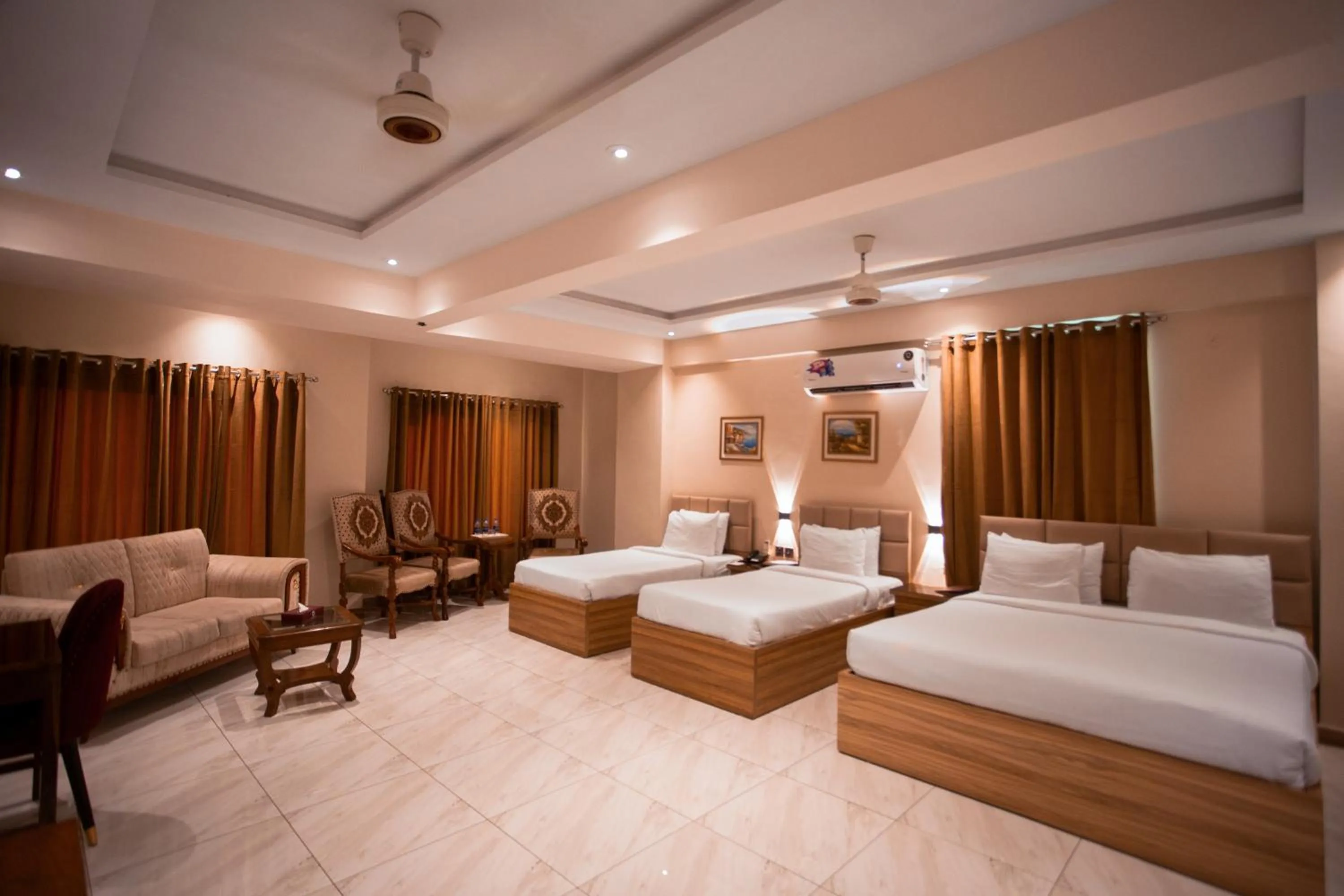 Bedroom in Hotel Pearl Inn