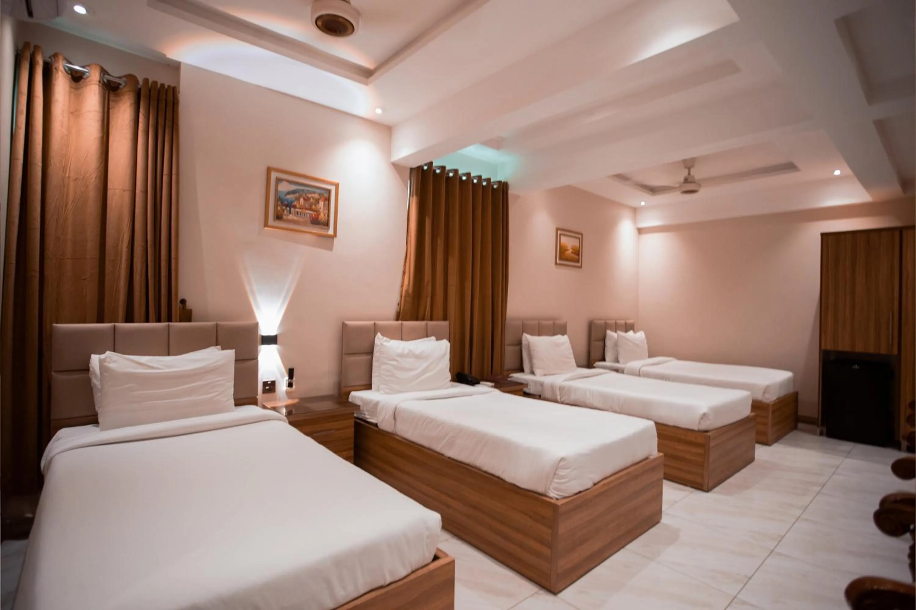 Bedroom in Hotel Pearl Inn