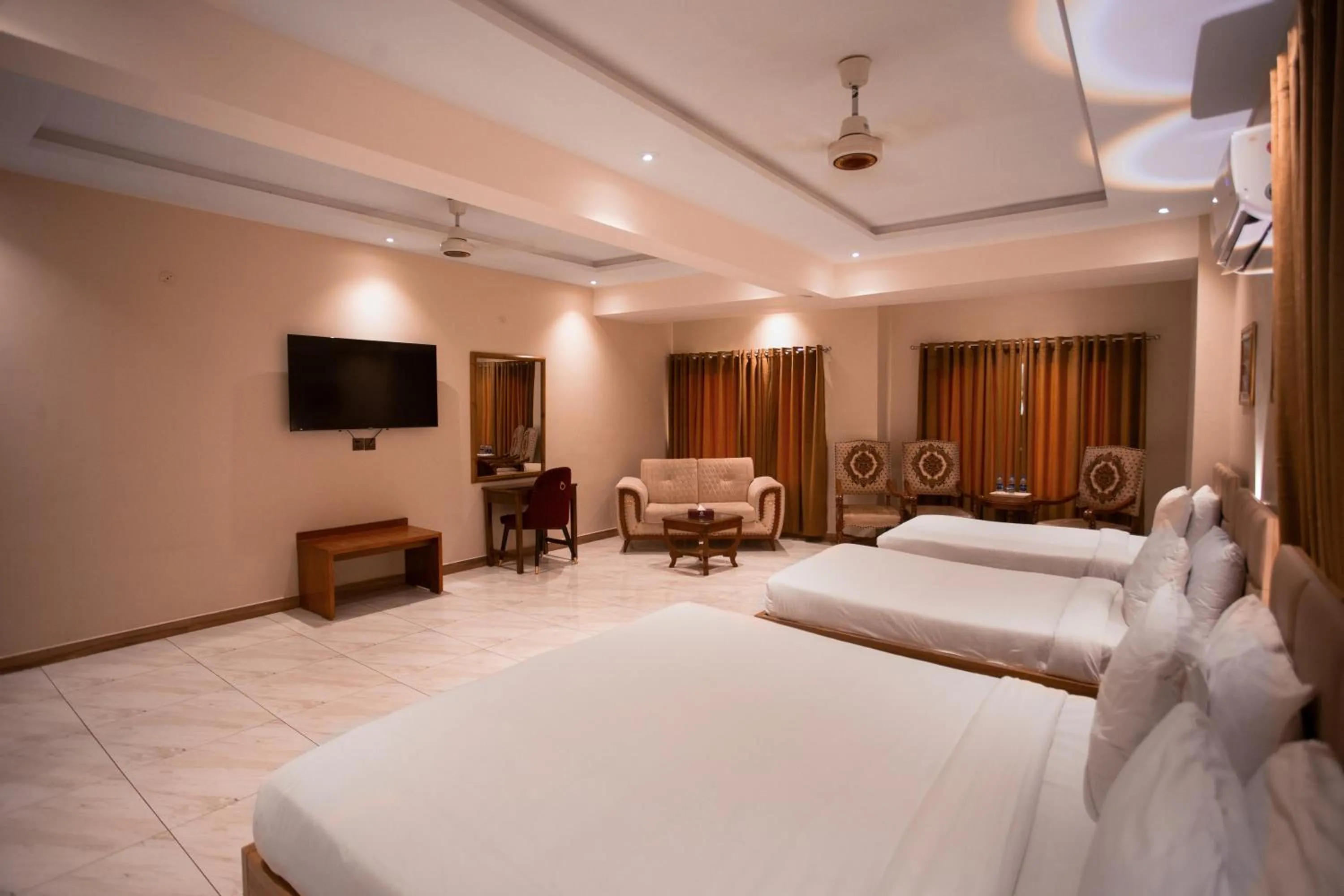 Bedroom in Hotel Pearl Inn