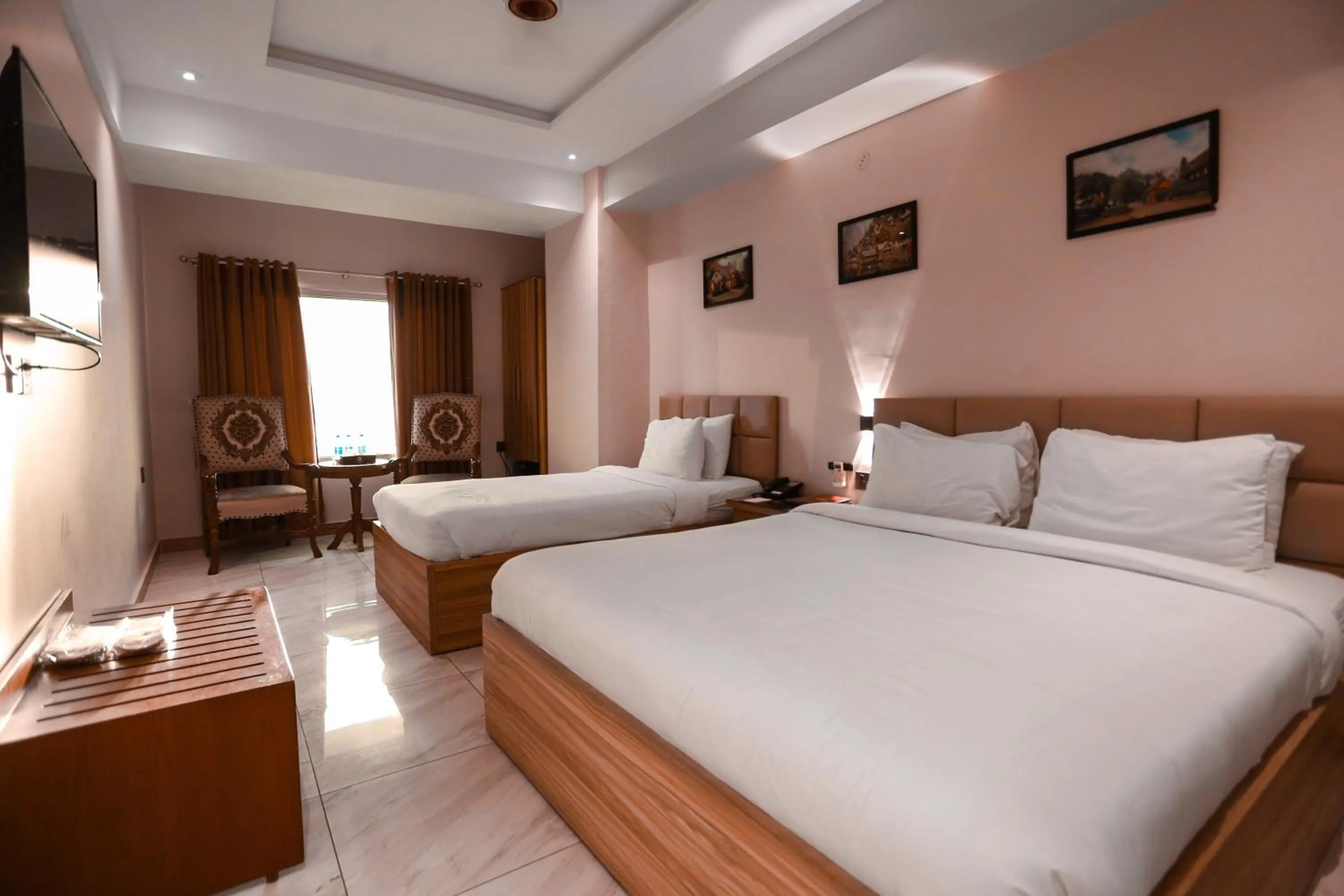 Bedroom in Hotel Pearl Inn