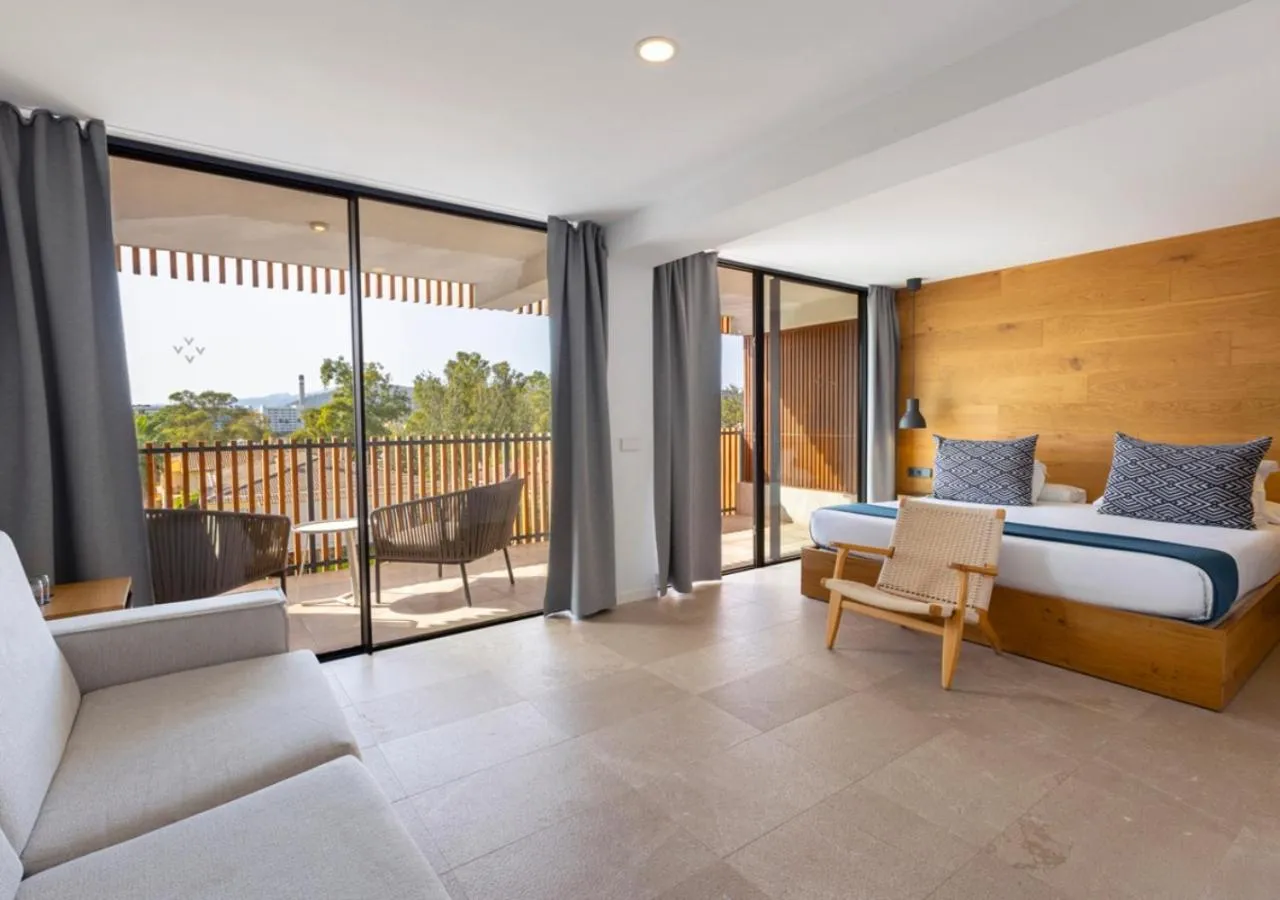 Photo of the whole room, Bed in Las Gaviotas Suites Hotel & Spa