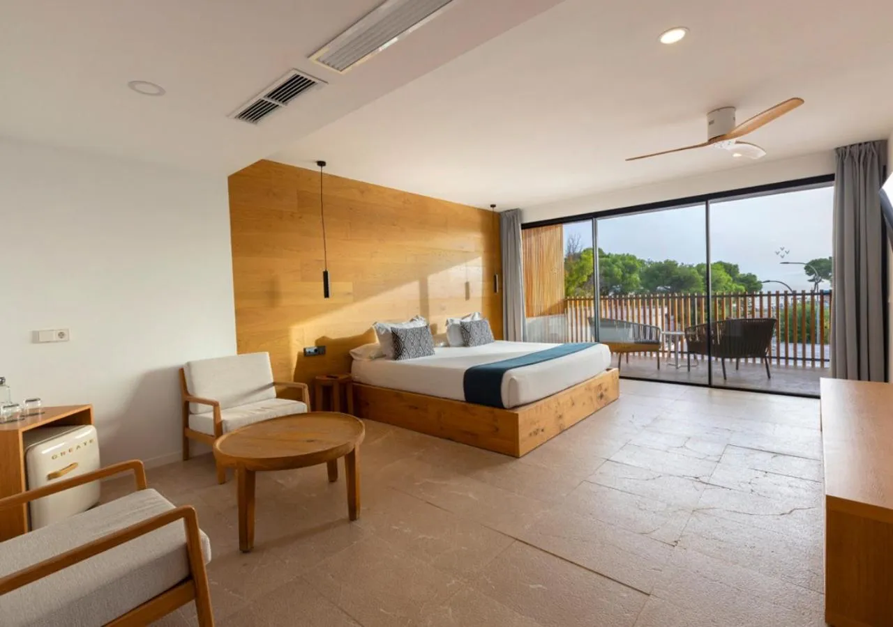 Photo of the whole room, Bed in Las Gaviotas Suites Hotel & Spa