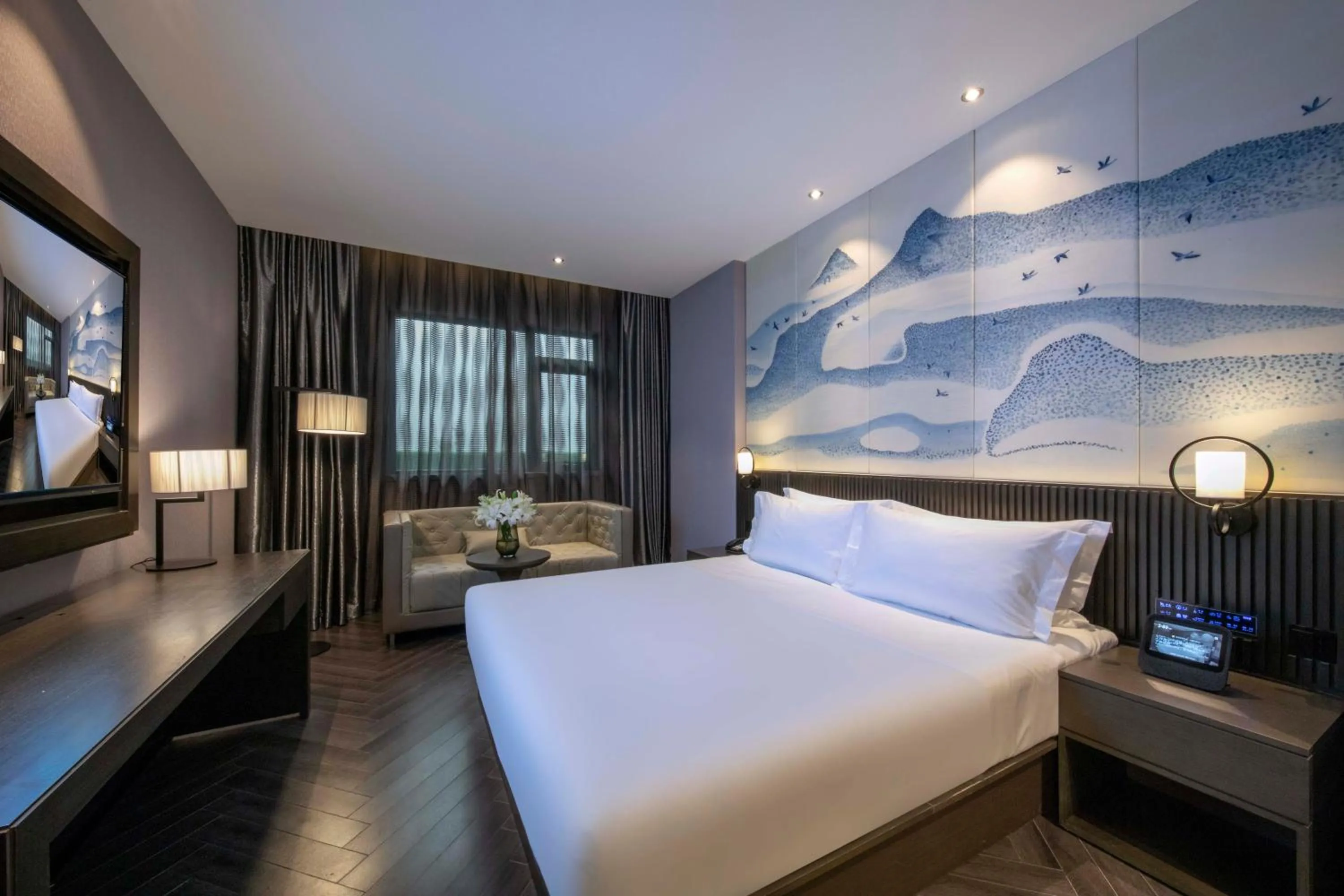 TV and multimedia, Bed in Crystal Hotel Shanghai Lujiazui Oriental Pearl Tower