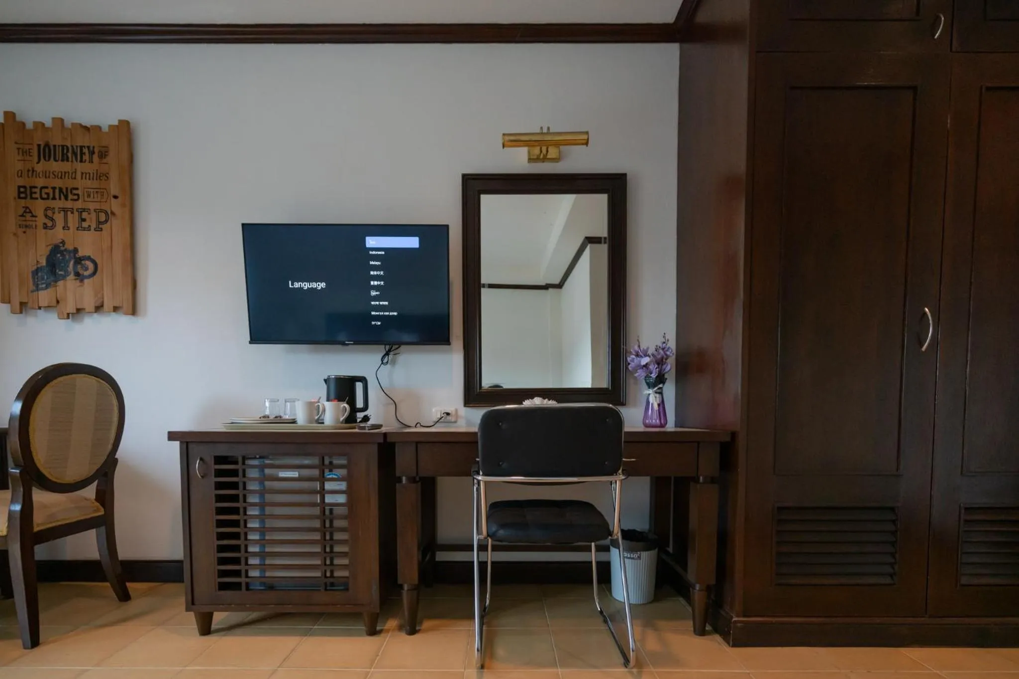 TV and multimedia in Tri's Miracle Apartment Kata