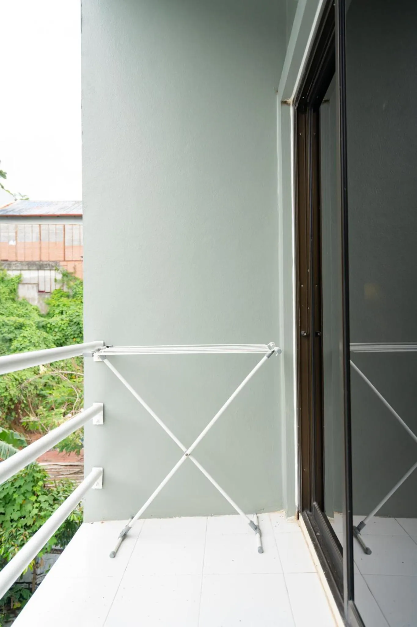 Balcony/Terrace in Tri's Miracle Apartment Kata