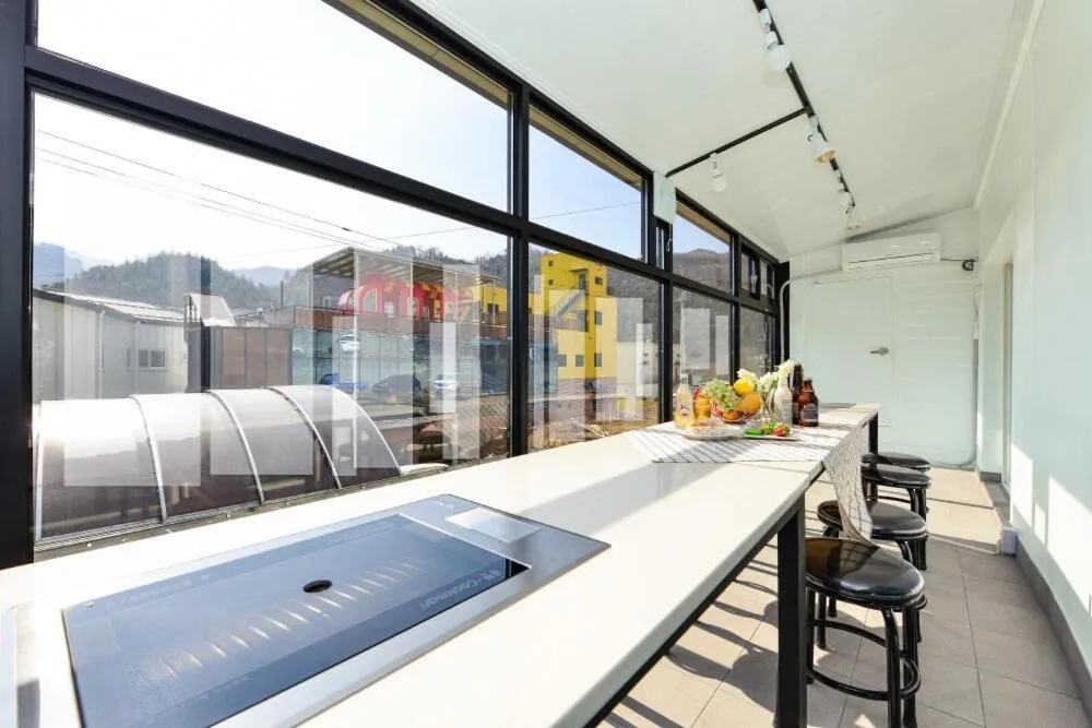 Sellin Onsu Swimming Pool Pension