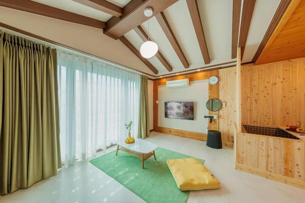 Bed in Gyeongju Helper pet Pension