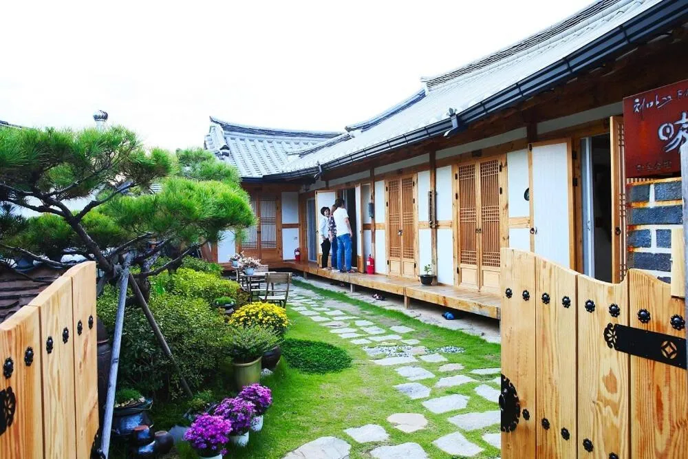 Jeonju Yeonwoodang Hanok Stay