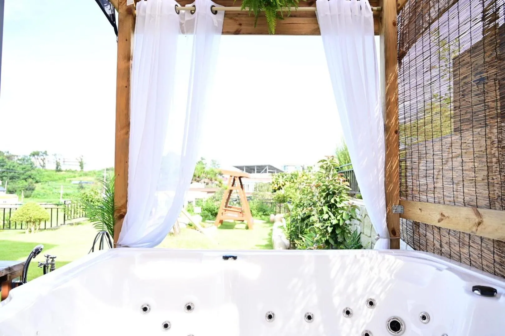 Goseung Luceluna Pension