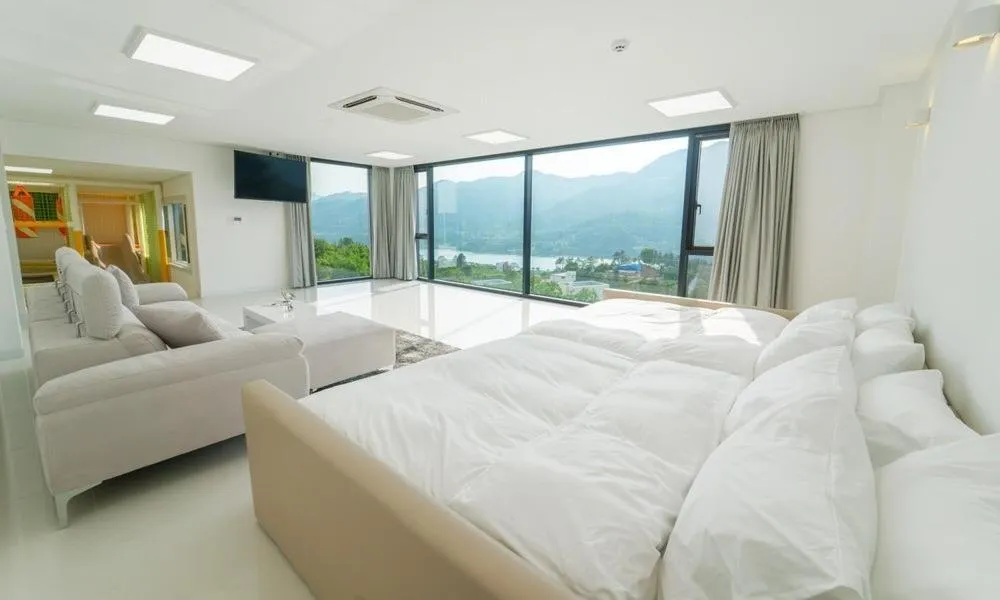 Bed in Yangpyeong River Legend