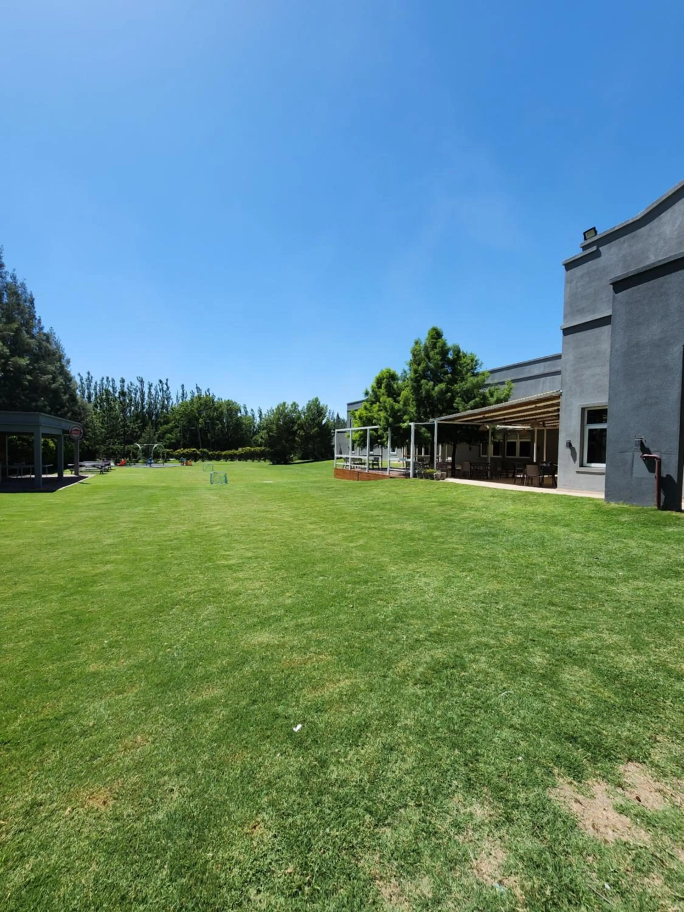 Howard Johnson Hotel & Resort Funes