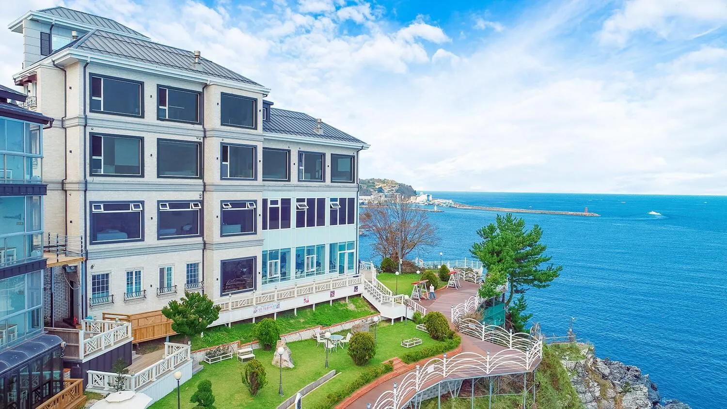 Samcheok white romantic pension