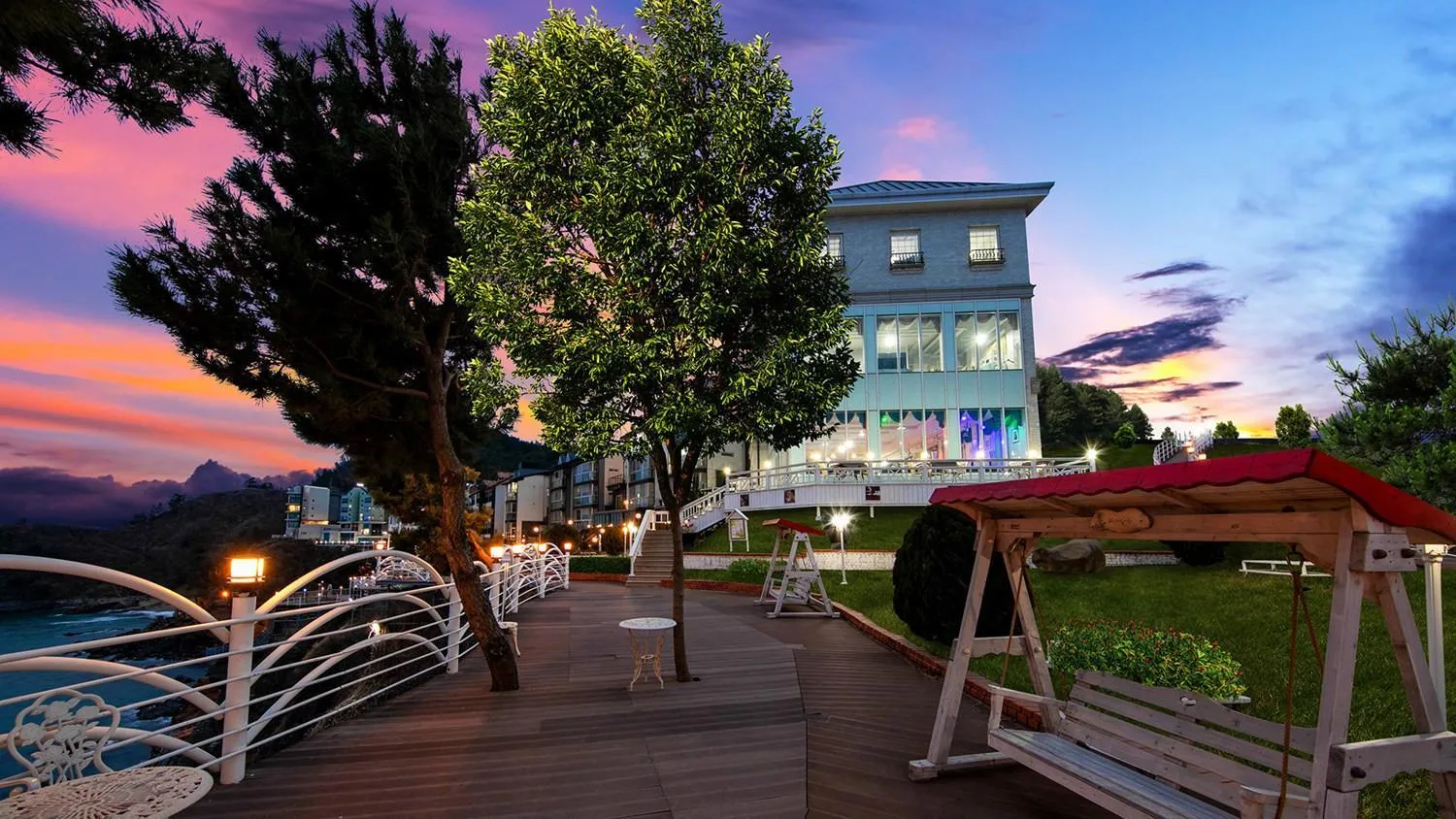 Samcheok white romantic pension