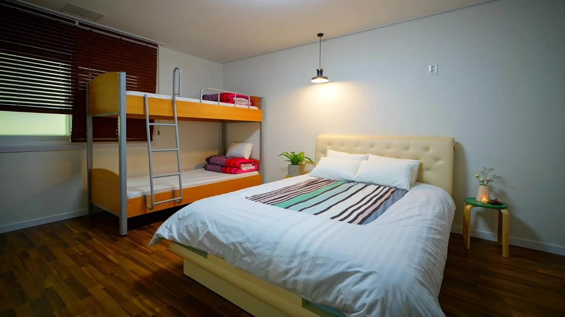 Bed in Jeonju Deokindang and Soo House Pension