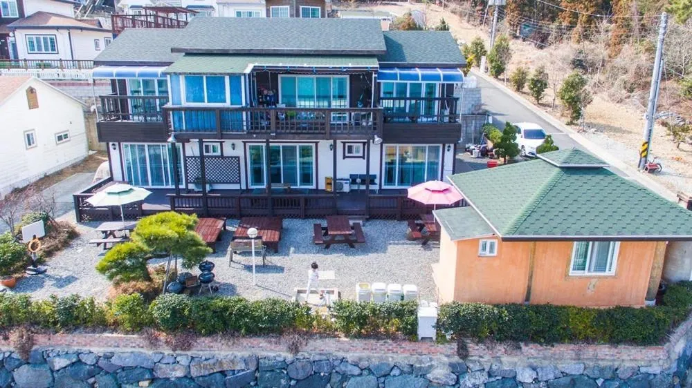 Geoje Sky Terrace Pension