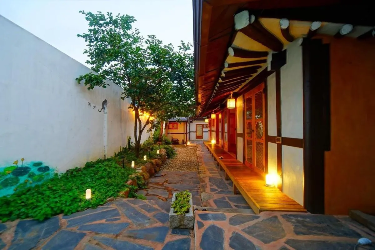 Property building in Jeonju Hongsi Hanok Guesthouse