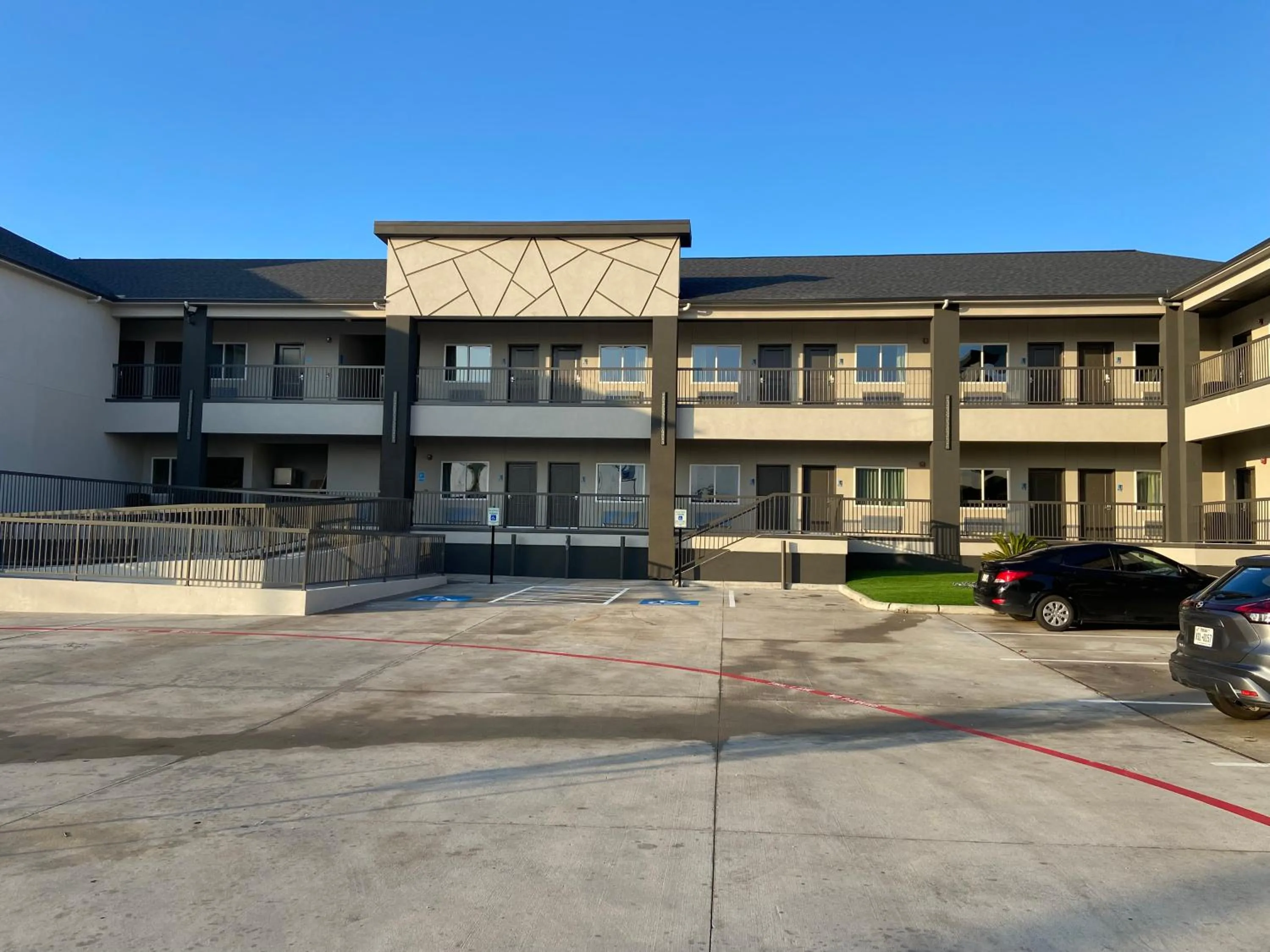 LiV Inn & Suites Houston
