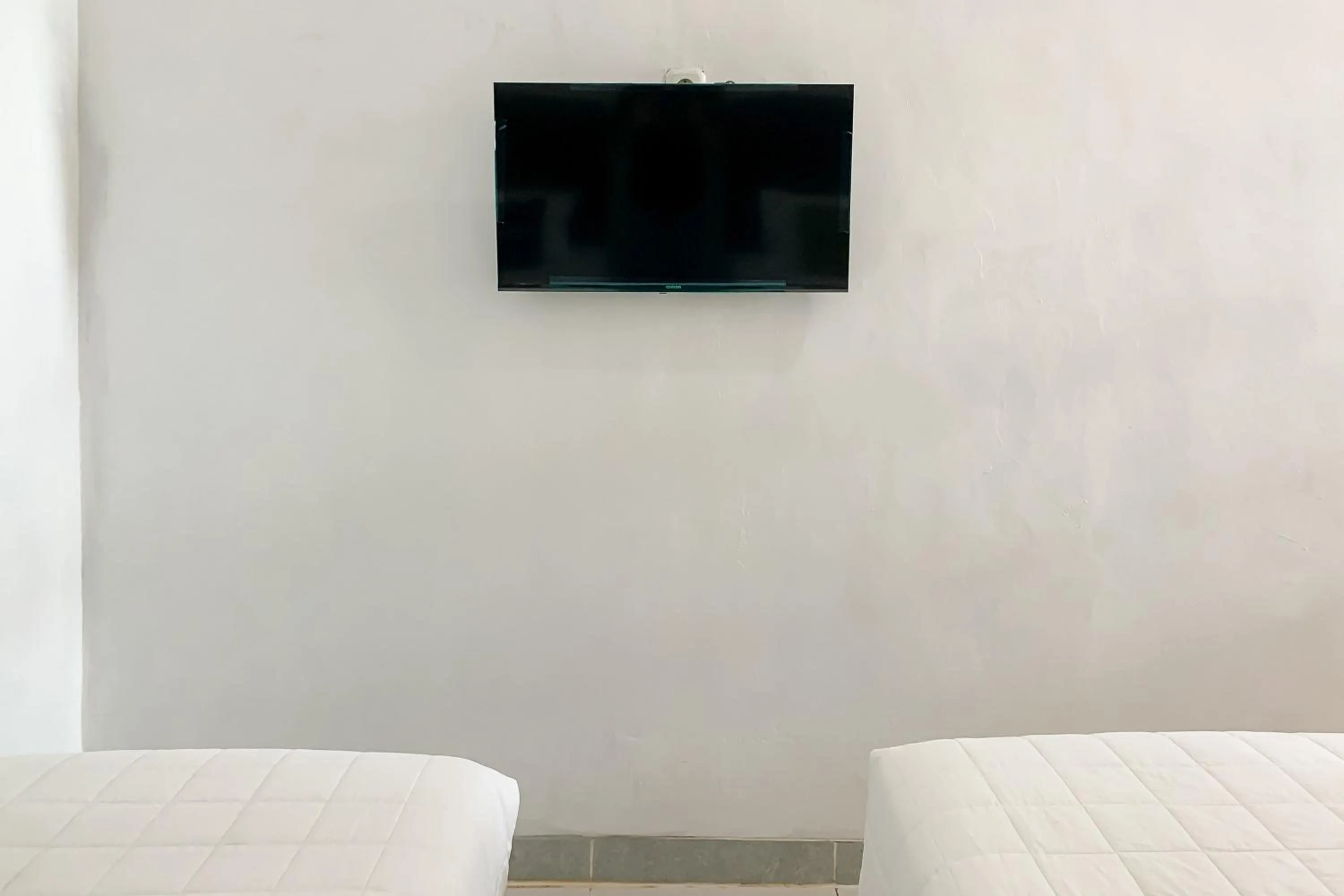 Bedroom, Bed in Urbanview Hotel Permata Syariah Garut