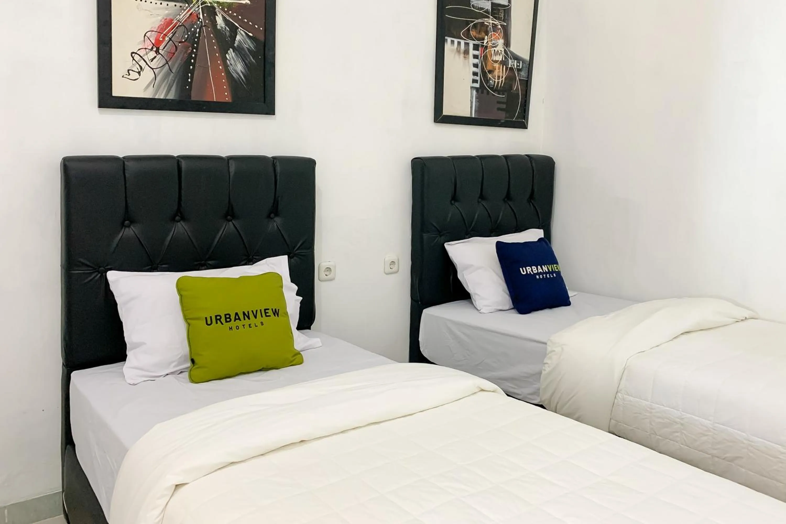 Bedroom, Bed in Urbanview Hotel Permata Syariah Garut