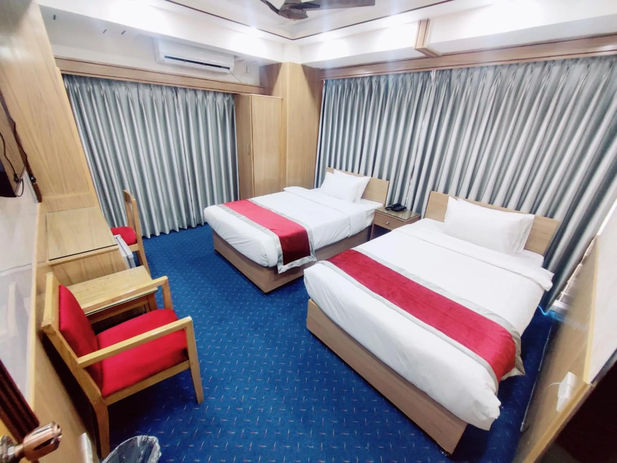 Photo of the whole room, Bed in Hotel Safa Residency - DHAKA