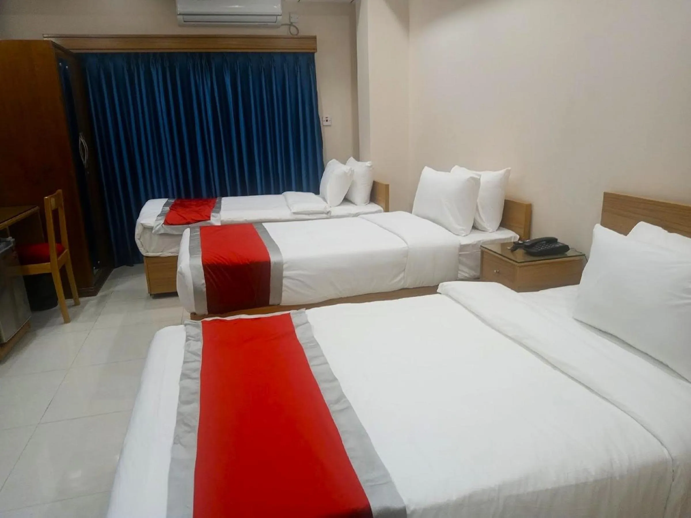Bedroom, Bed in Hotel Safa Residency - DHAKA