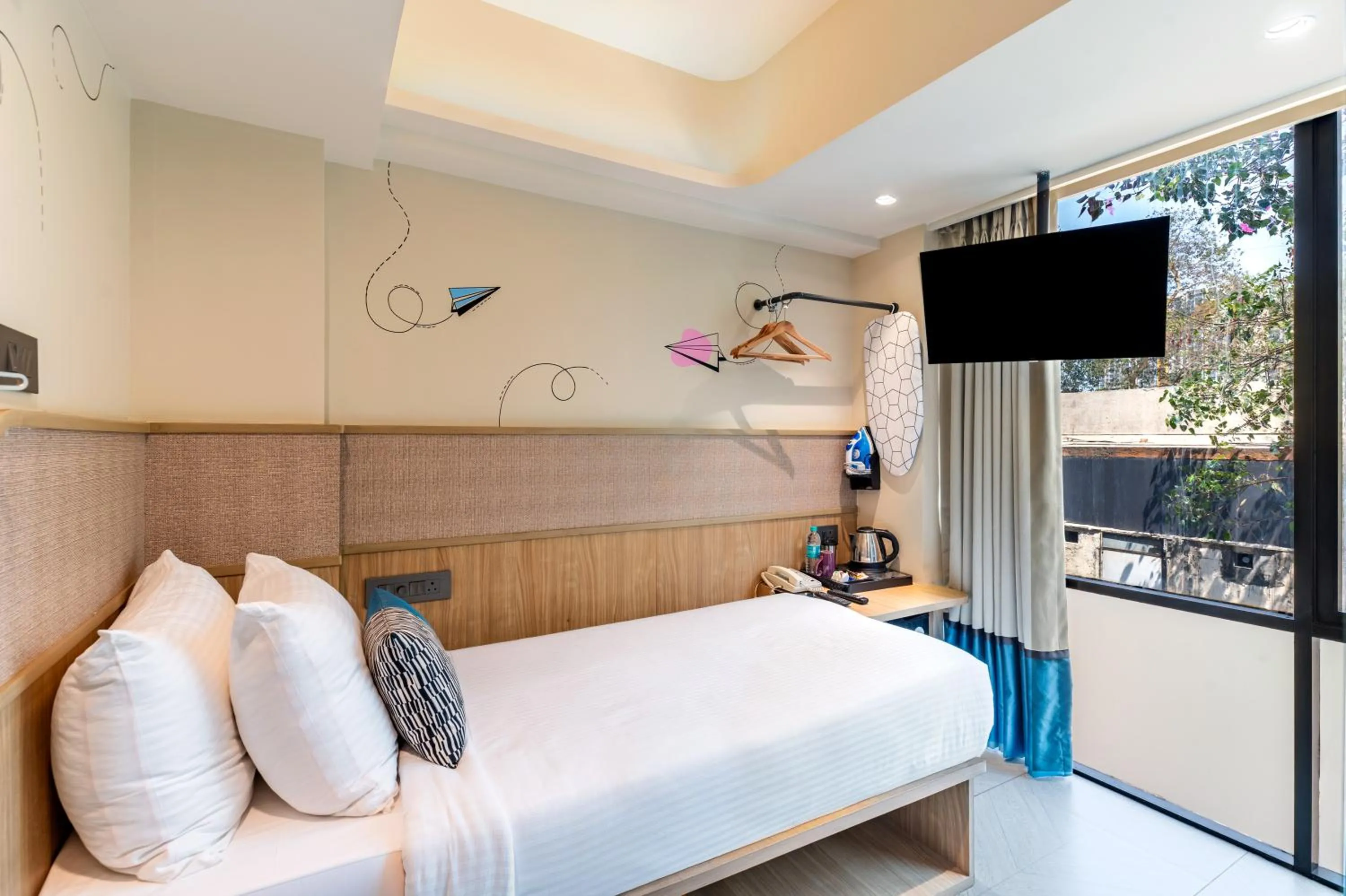 Bed in Indie Stays Mumbai International Airport