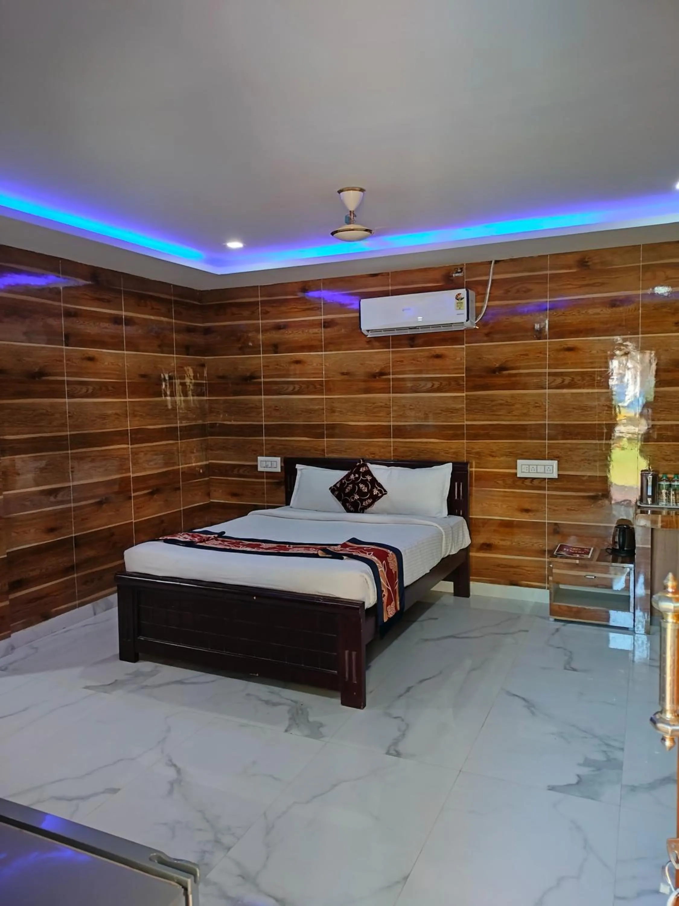 Bed in Thavika O Nila Resort & Convention Centre