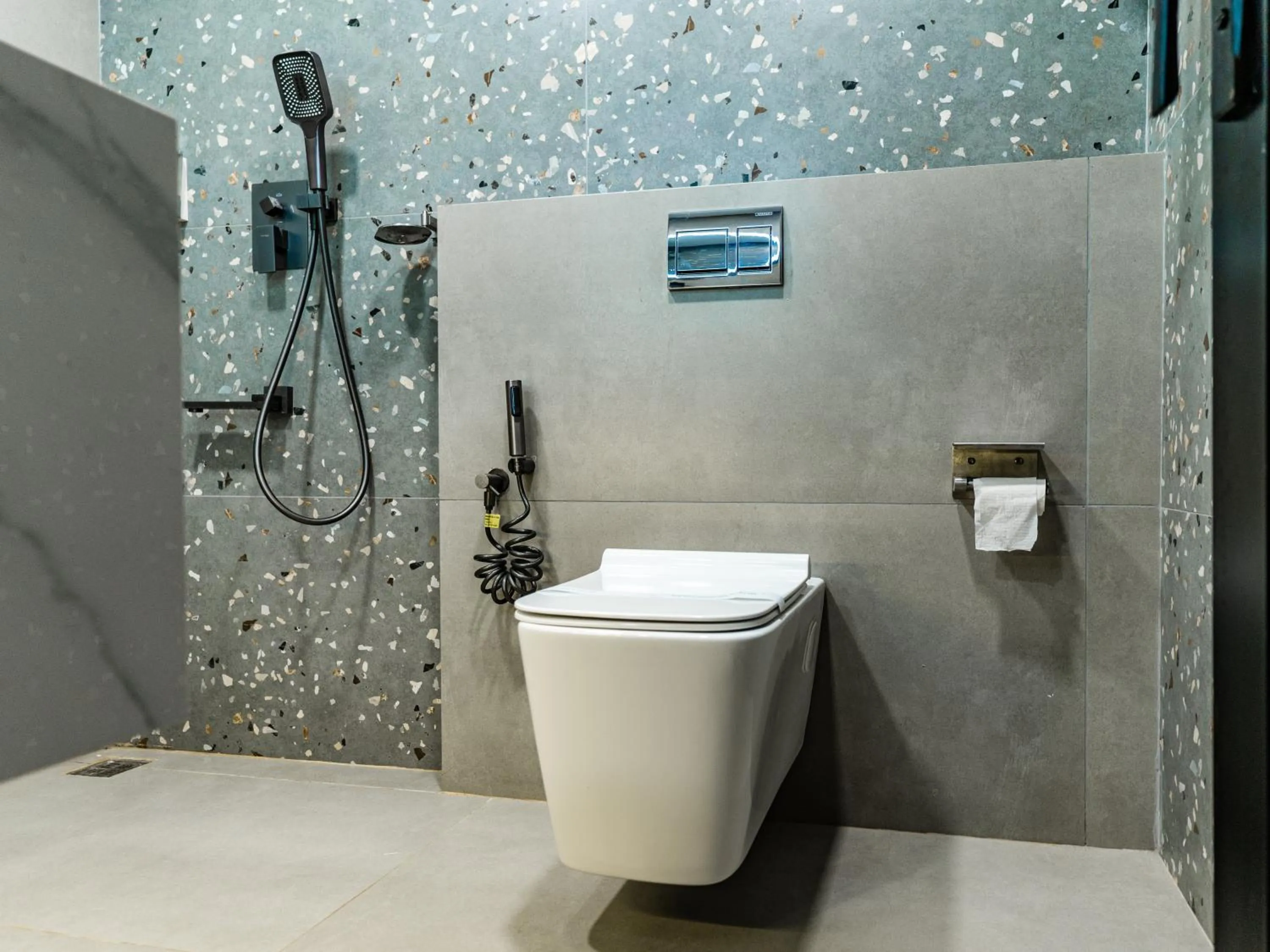 Shower in Misty Rock Hotels