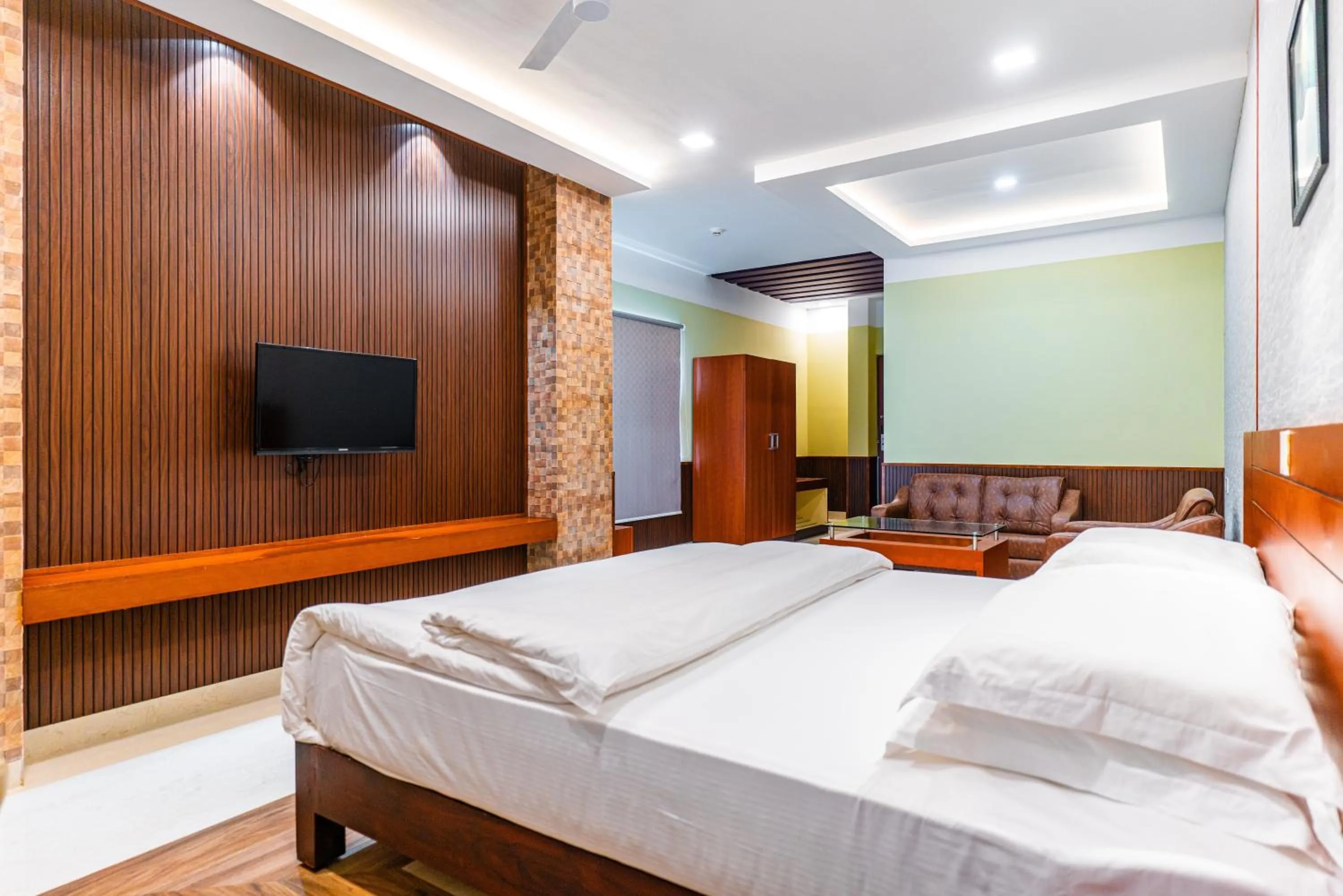 Bed in Misty Rock Hotels