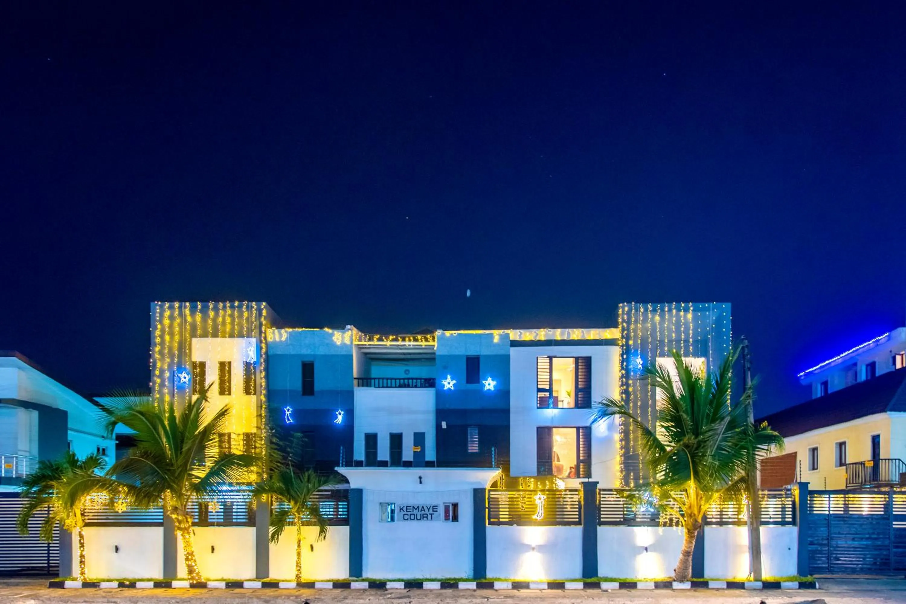 Property building in George Residence Lekki, Lagos - with Pool