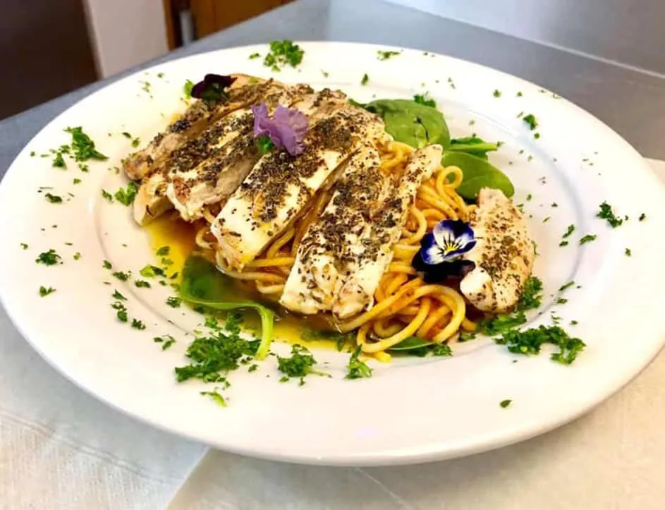 Restaurant/places to eat in Usk And Railway Inn