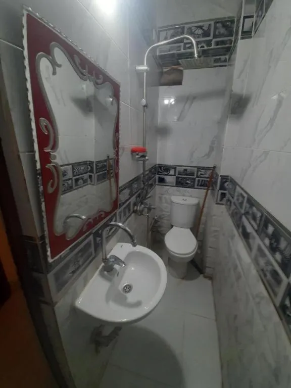 Shower in Pyramids View