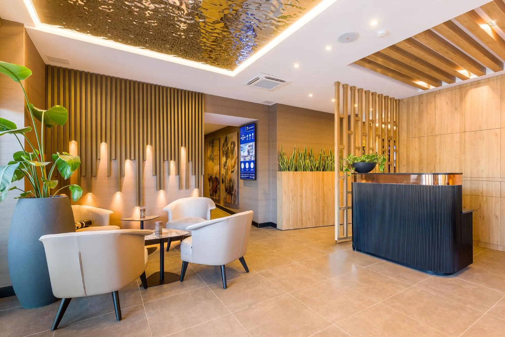 Lobby or reception in Regnum Banya Thermal Hotel