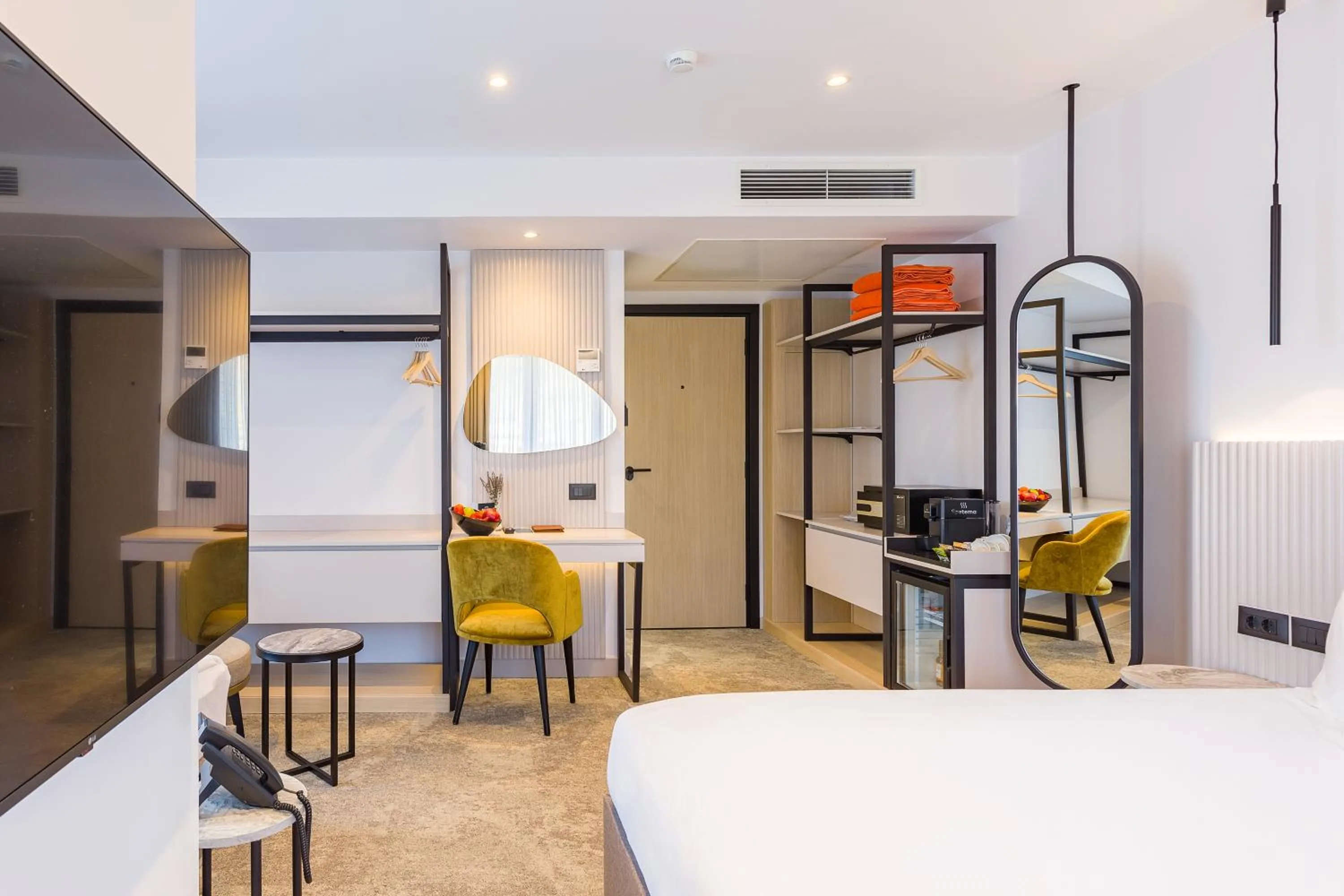 Photo of the whole room, Bed in Regnum Banya Thermal Hotel