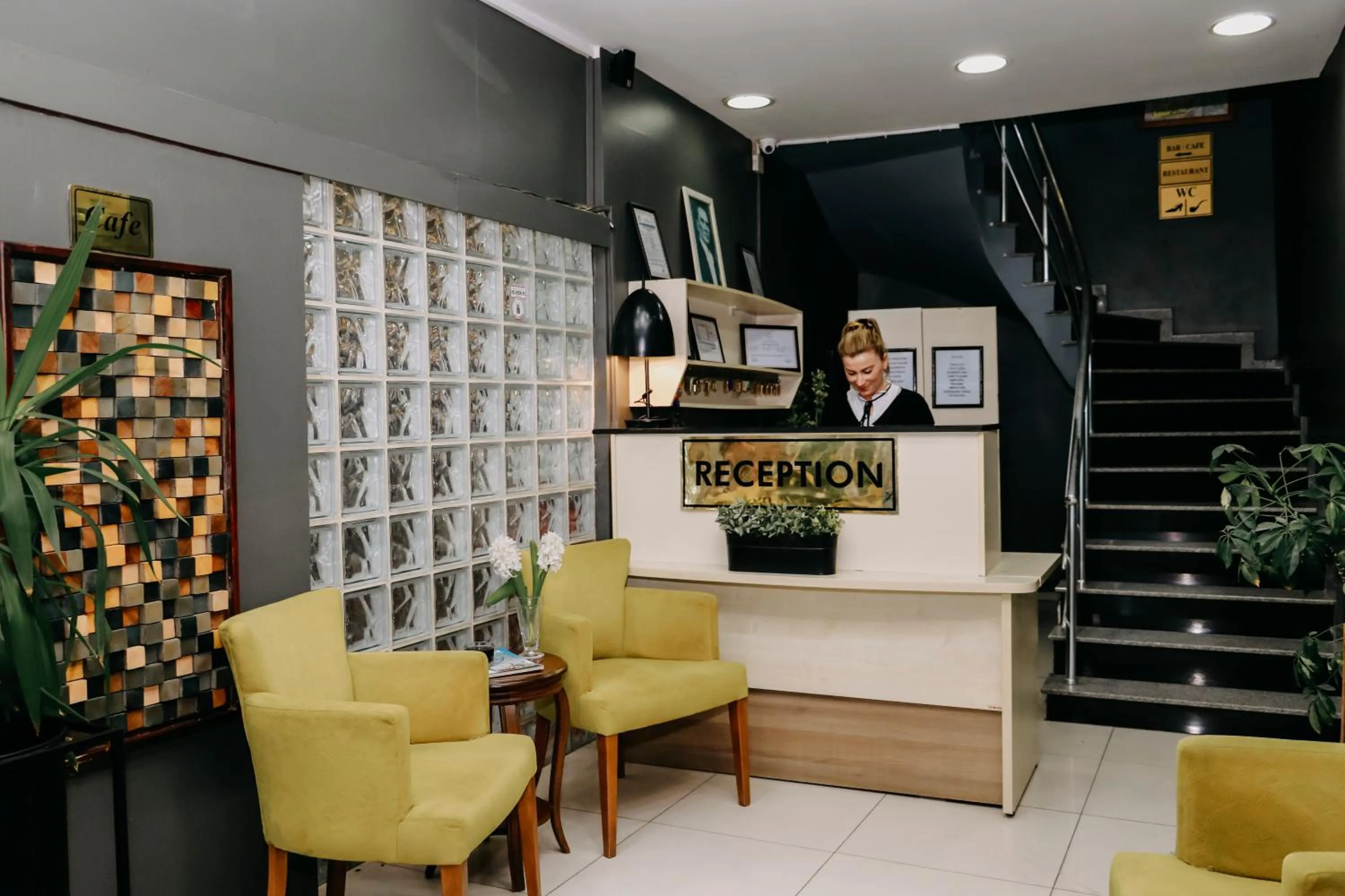 Lobby or reception in Ece Hotel Eceabat