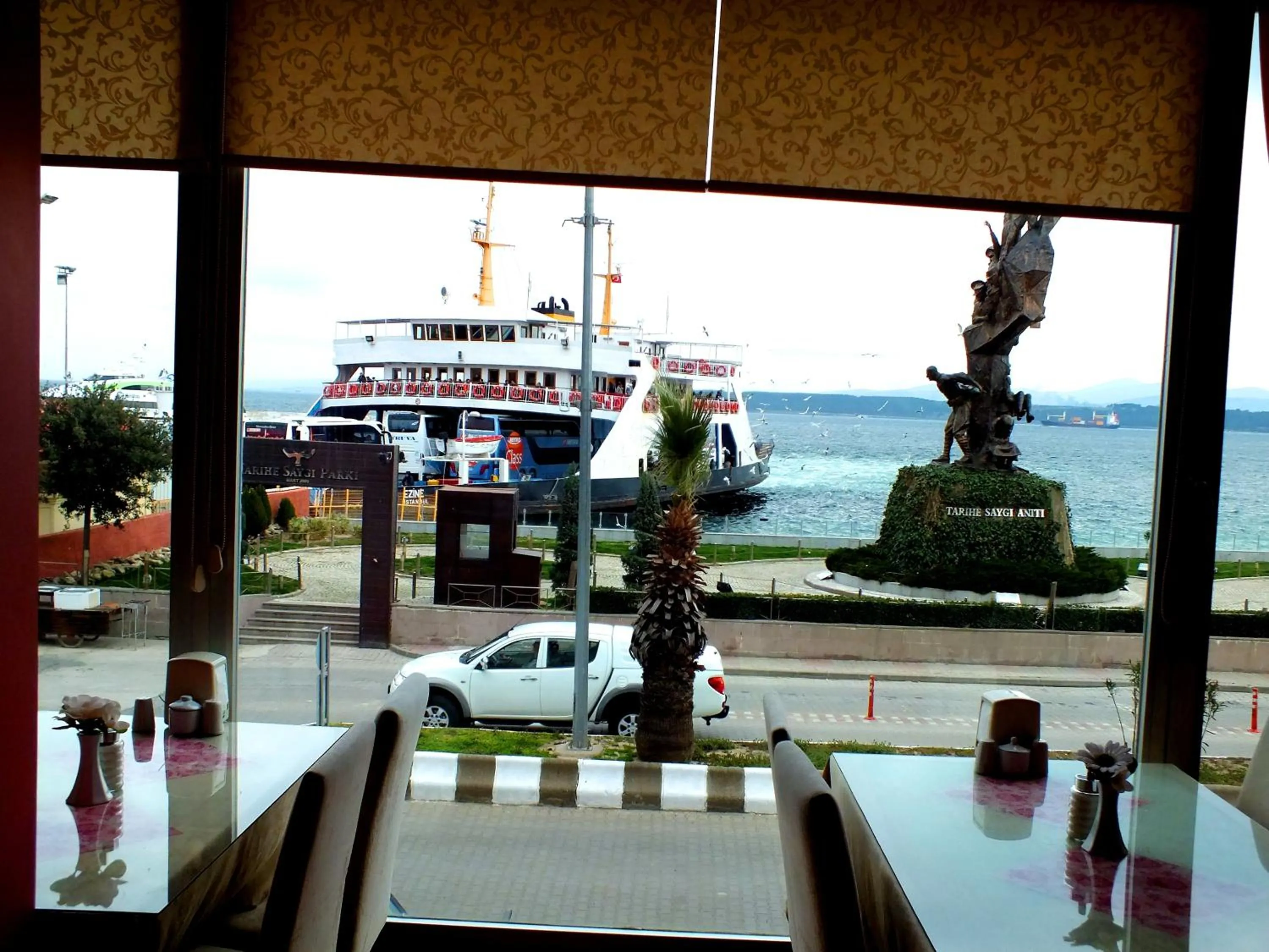 Restaurant/places to eat in Ece Hotel Eceabat