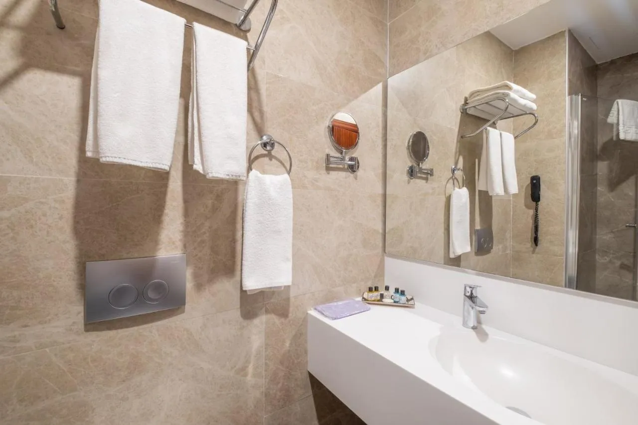 Shower in Park by Clover Nişantaşı Harbiye Şişli