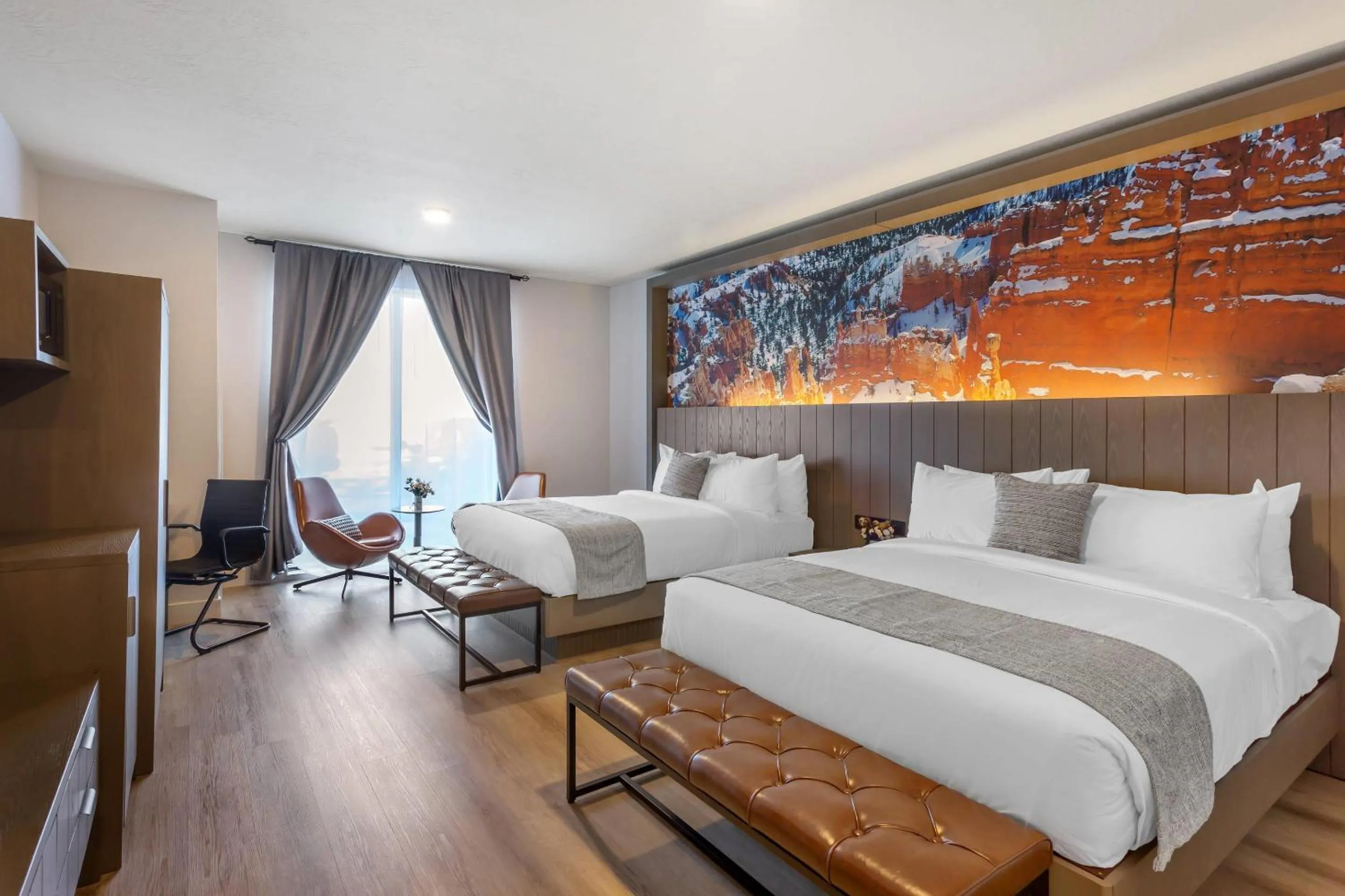 Bedroom, Bed in The Valor, an Ascend Collection Hotel