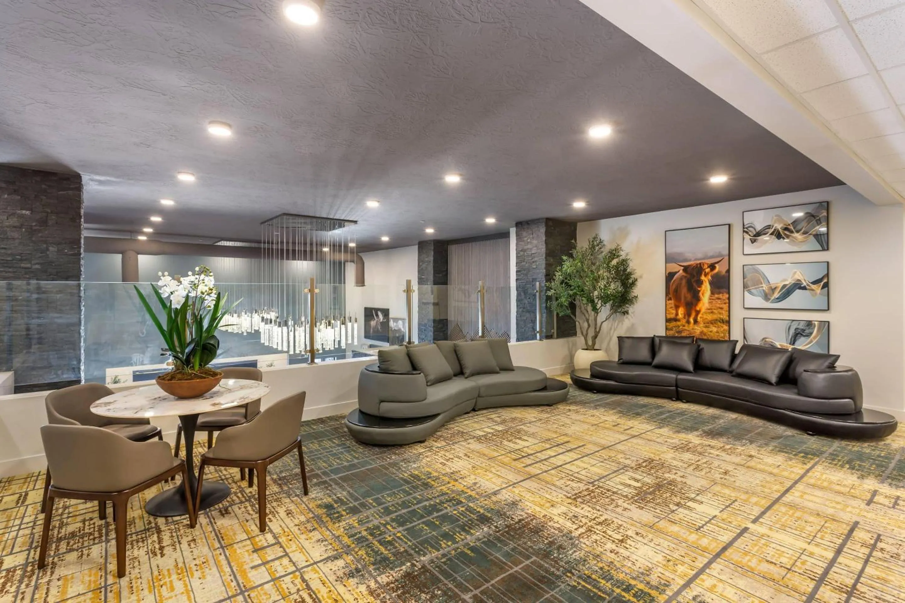 Lobby or reception in The Valor, an Ascend Collection Hotel