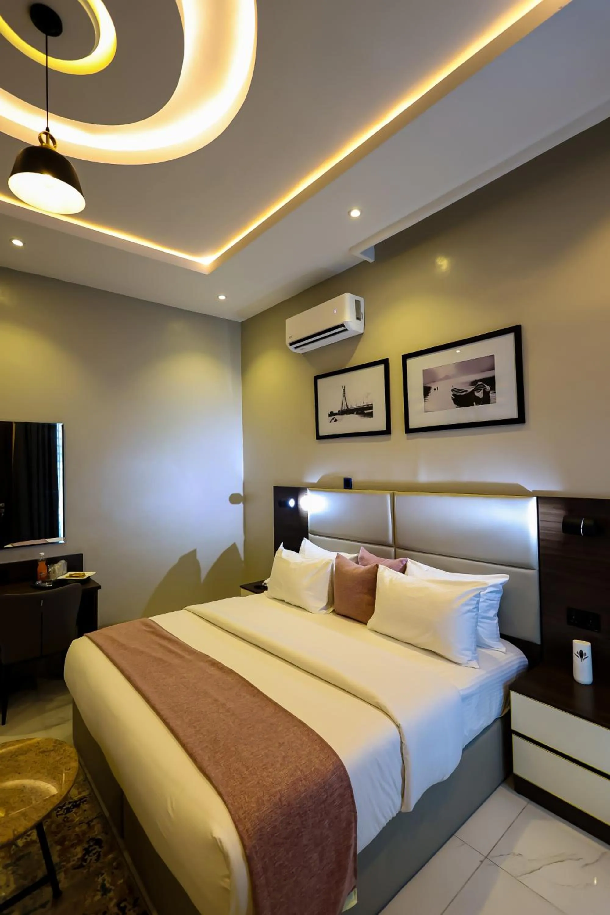 Bed in Ringruby Hotel, Eso Close