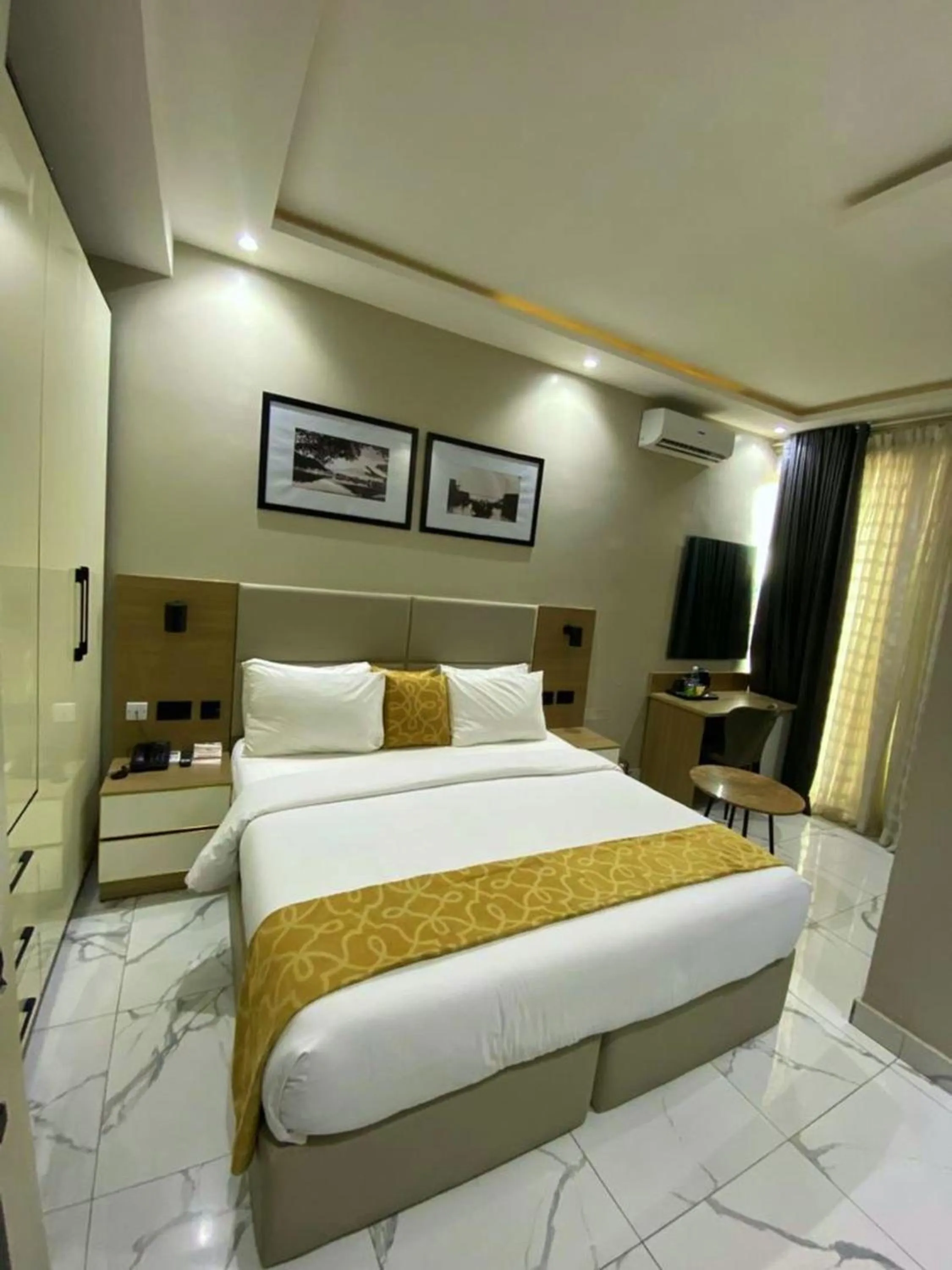 Bed in Ringruby Hotel, Eso Close