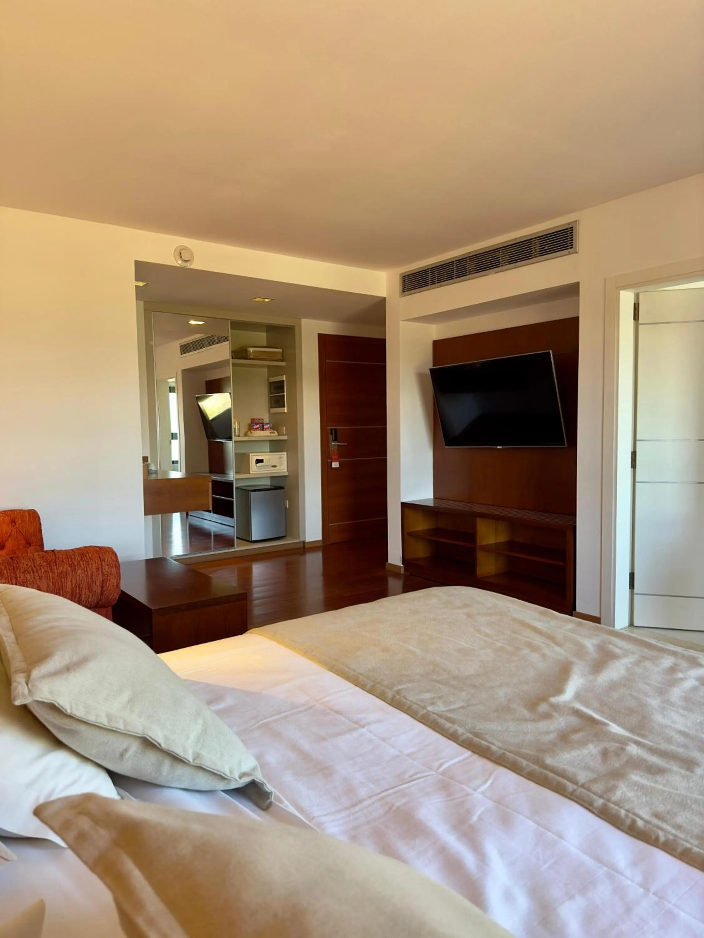 Bedroom, Bed in Neper Hotel