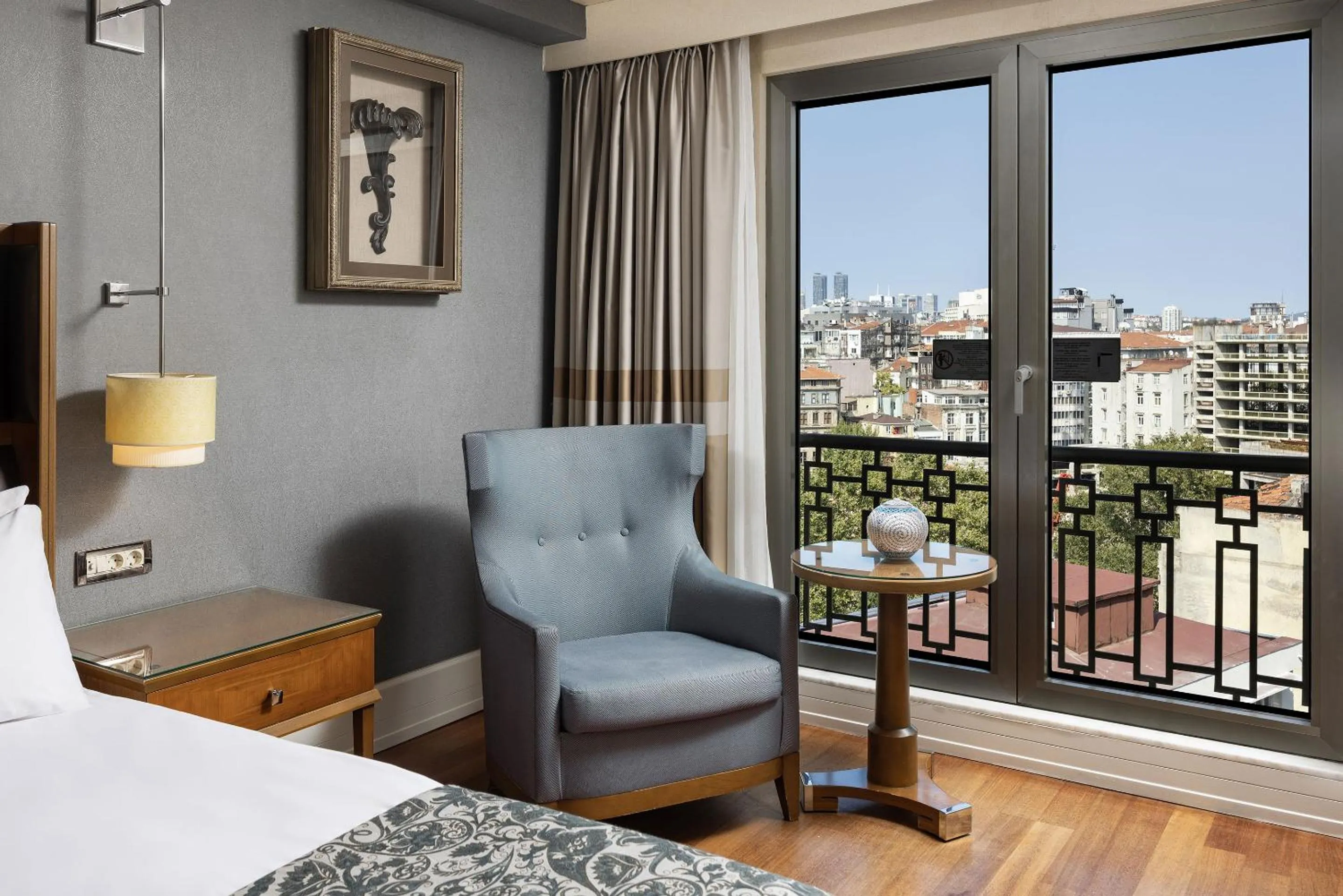 Seating area, Bed in Titanic City Taksim