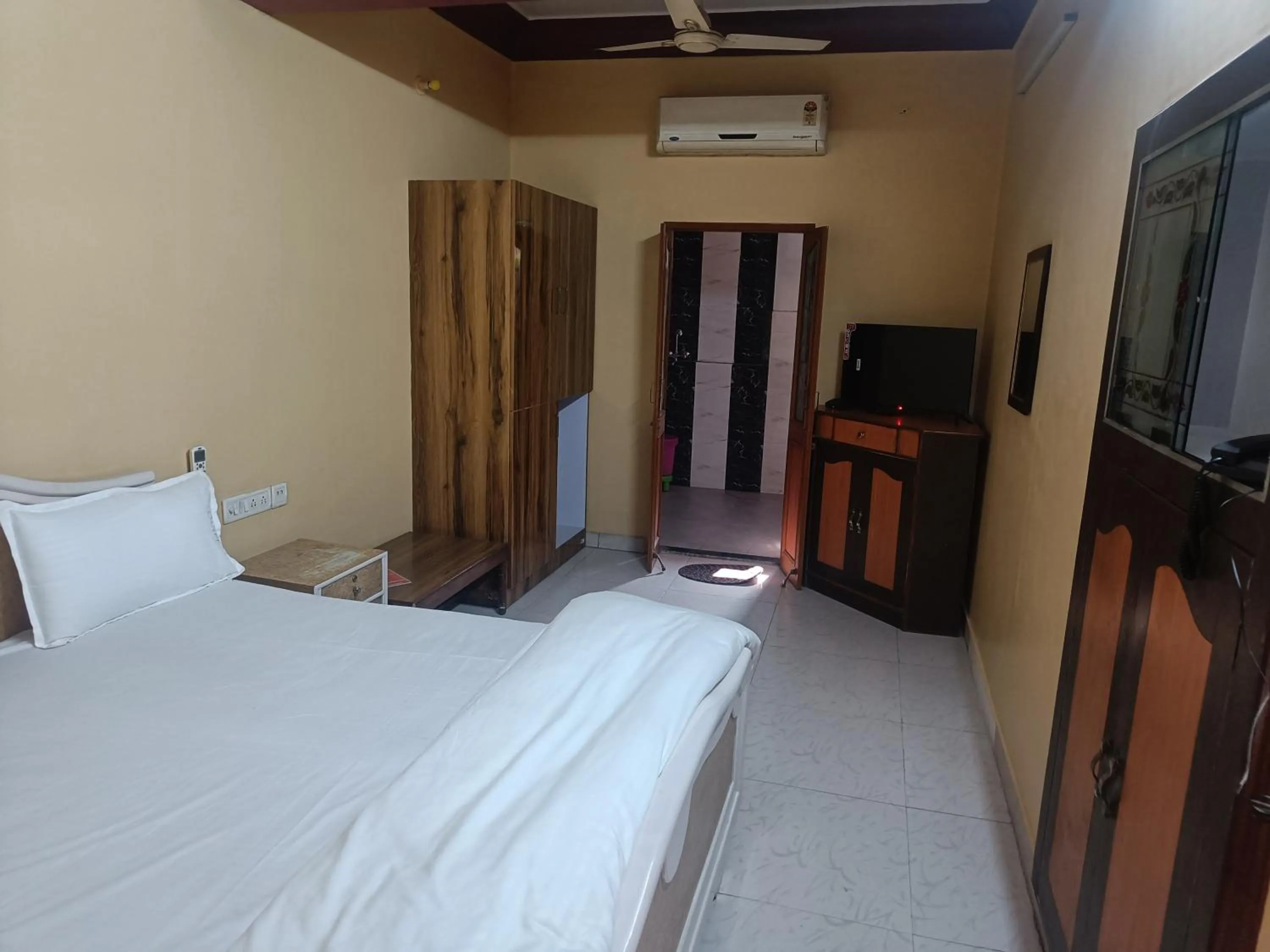 Bhiwani Guest House