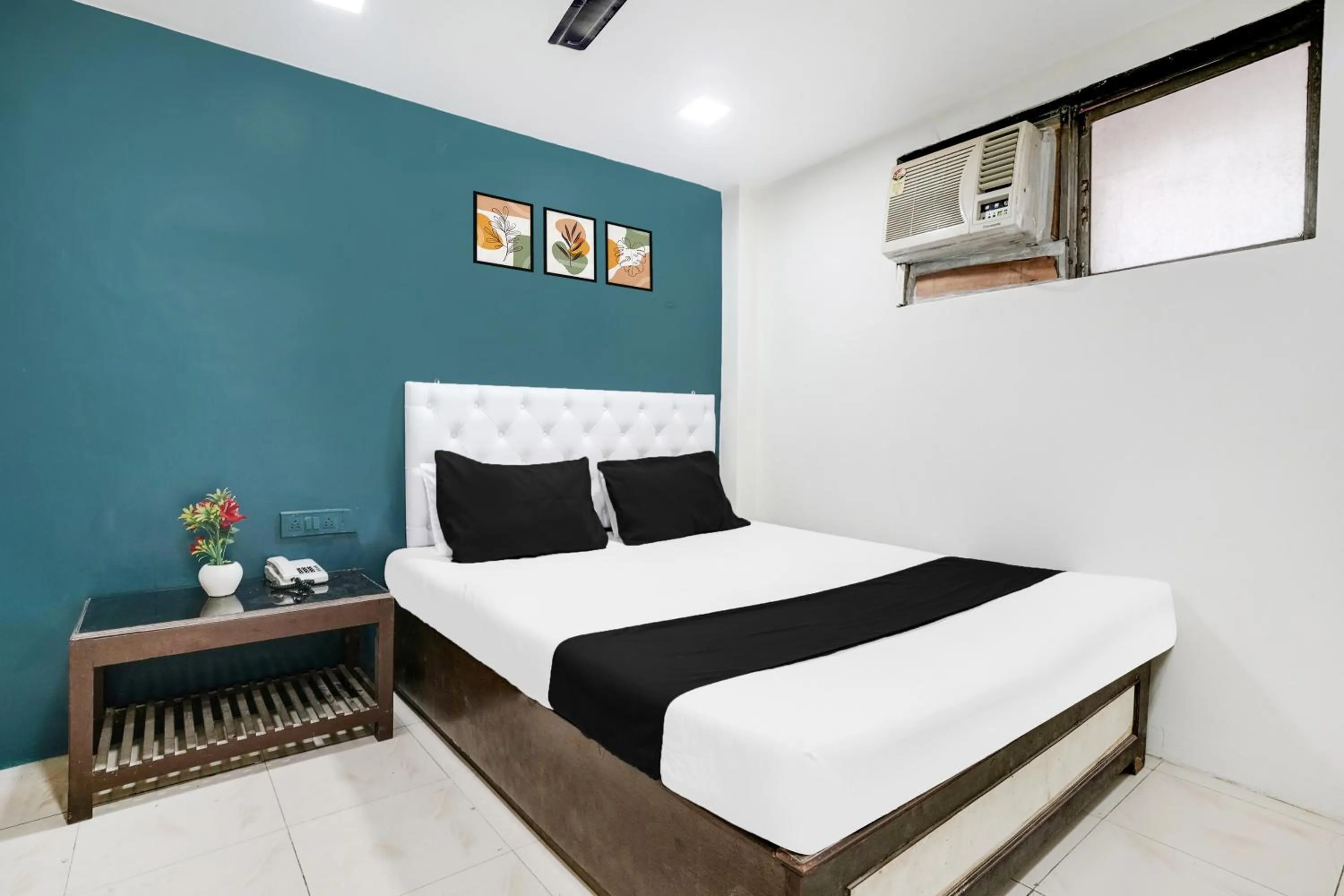 Bedroom in Hotel O Om Sai Palace