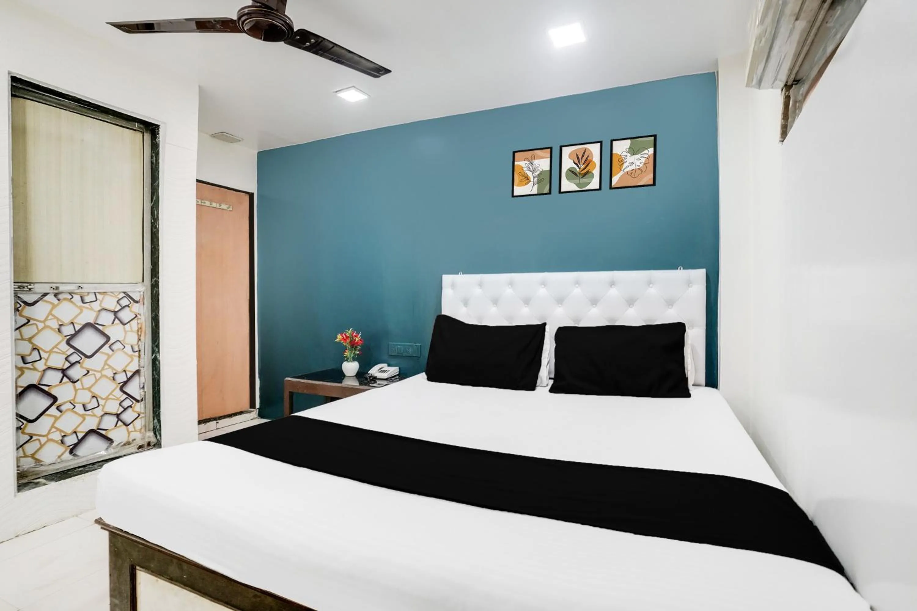 Bedroom in Hotel O Om Sai Palace