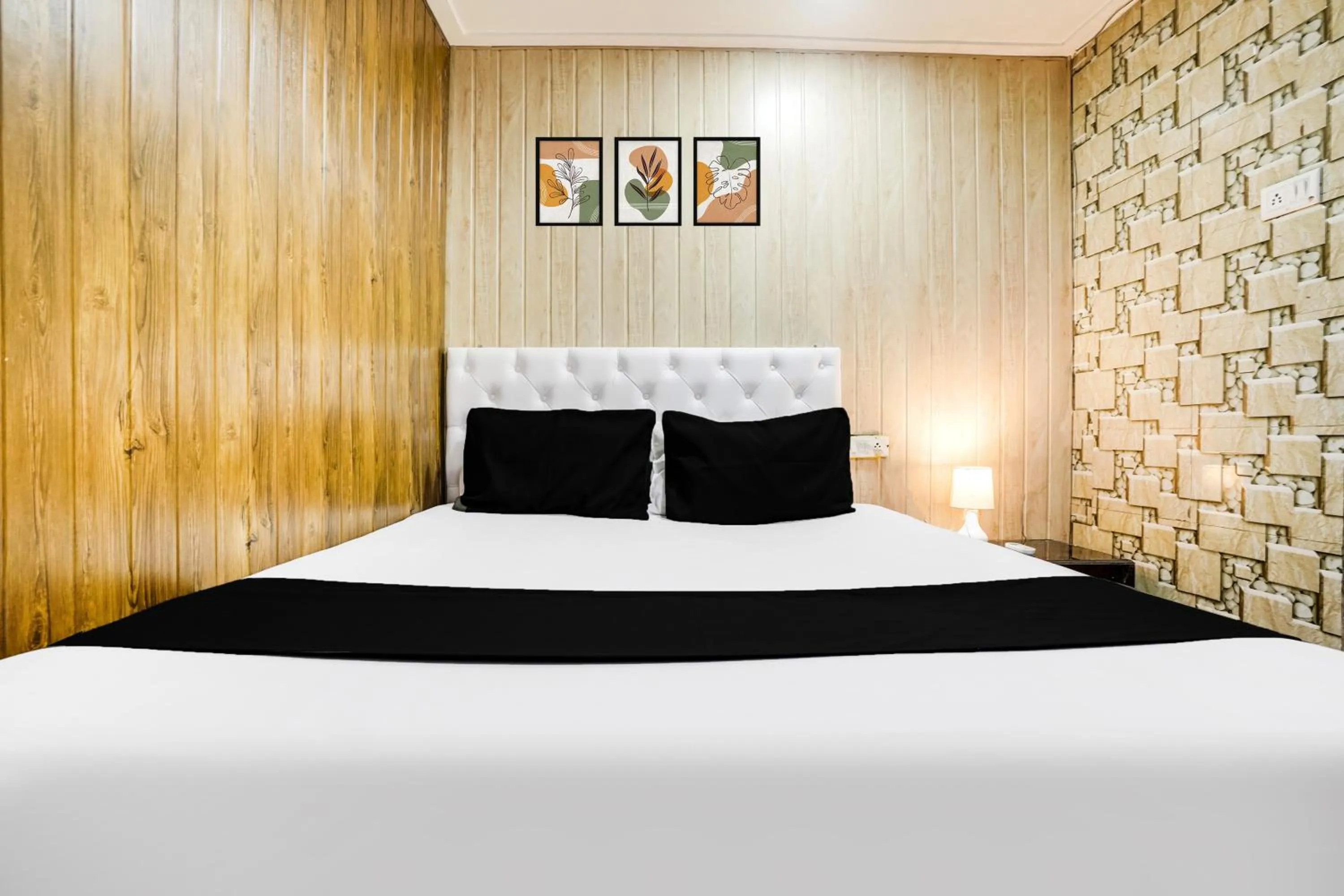 Bedroom in Hotel O Om Sai Palace