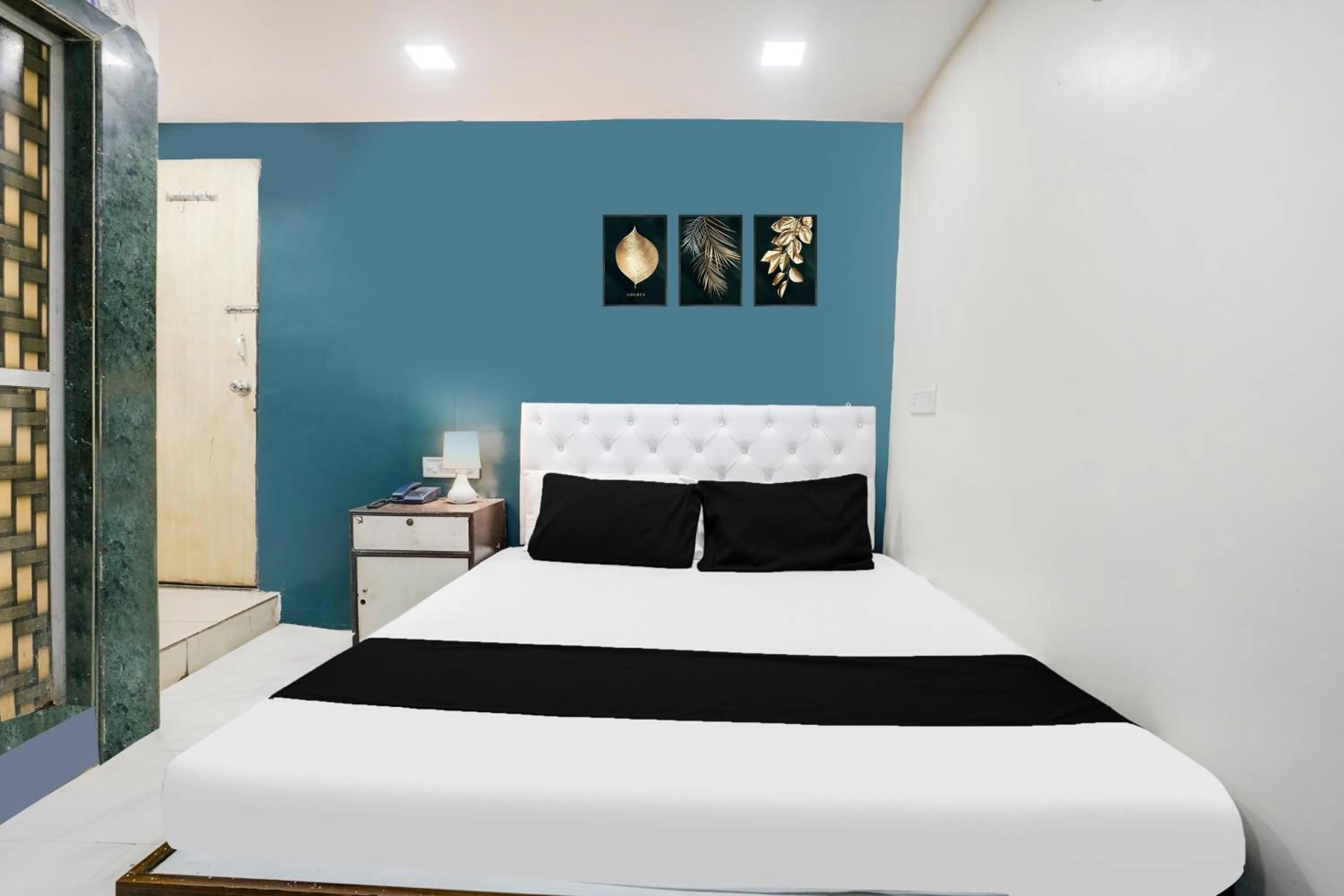 Bedroom in Hotel O Om Sai Palace