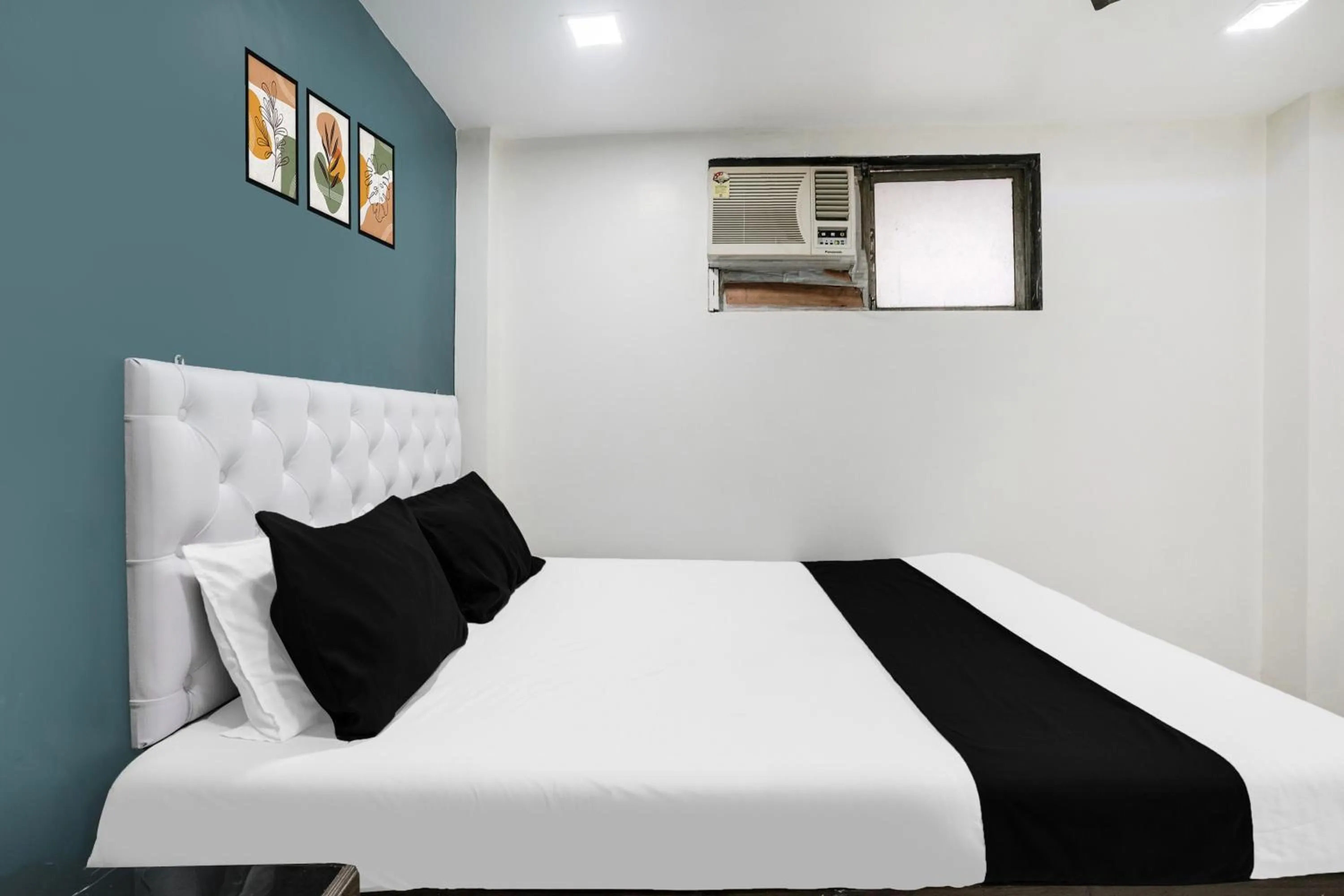 Bedroom in Hotel O Om Sai Palace