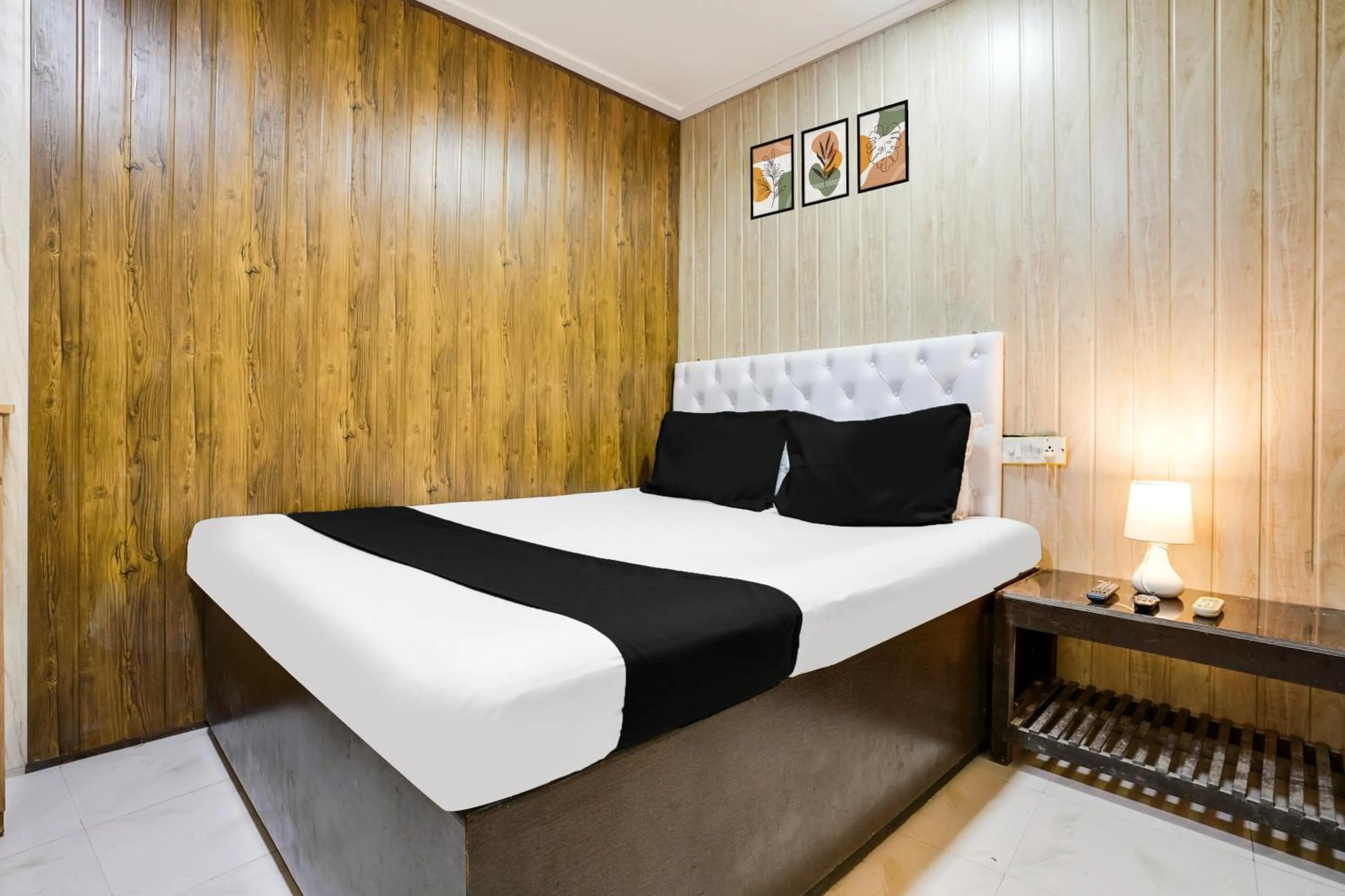 Bedroom in Hotel O Om Sai Palace